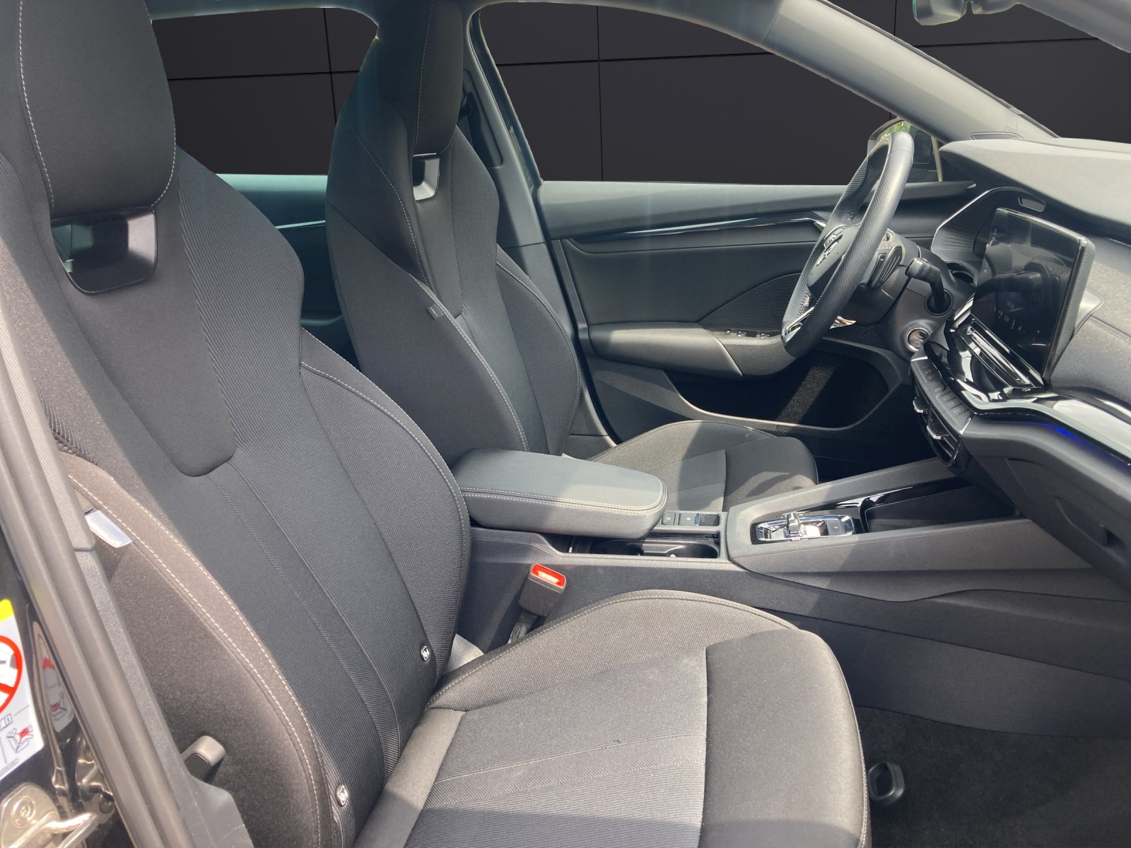 Fahrzeugabbildung SKODA Octavia Combi iV Sportline DSG Matrix AHK Navi HUD ACC RFK SH 19