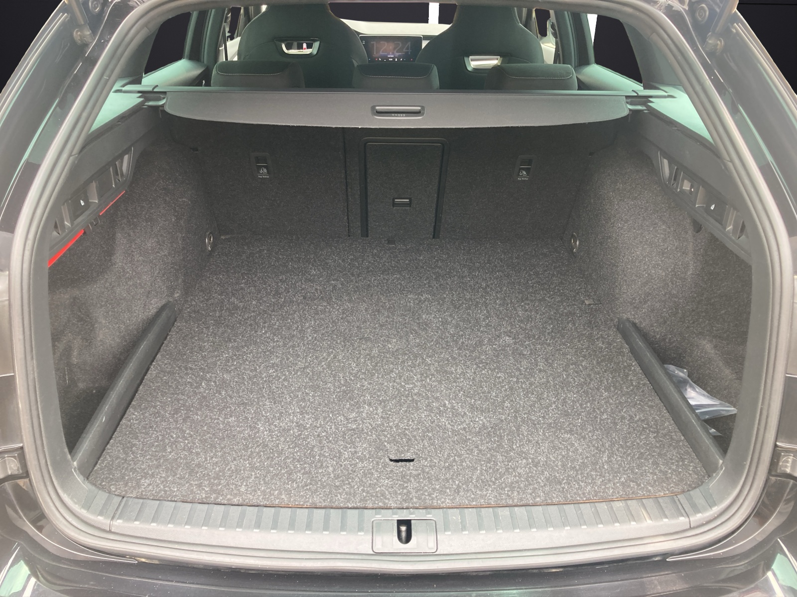 Fahrzeugabbildung SKODA Octavia Combi iV Sportline DSG Matrix AHK Navi HUD ACC RFK SH 19