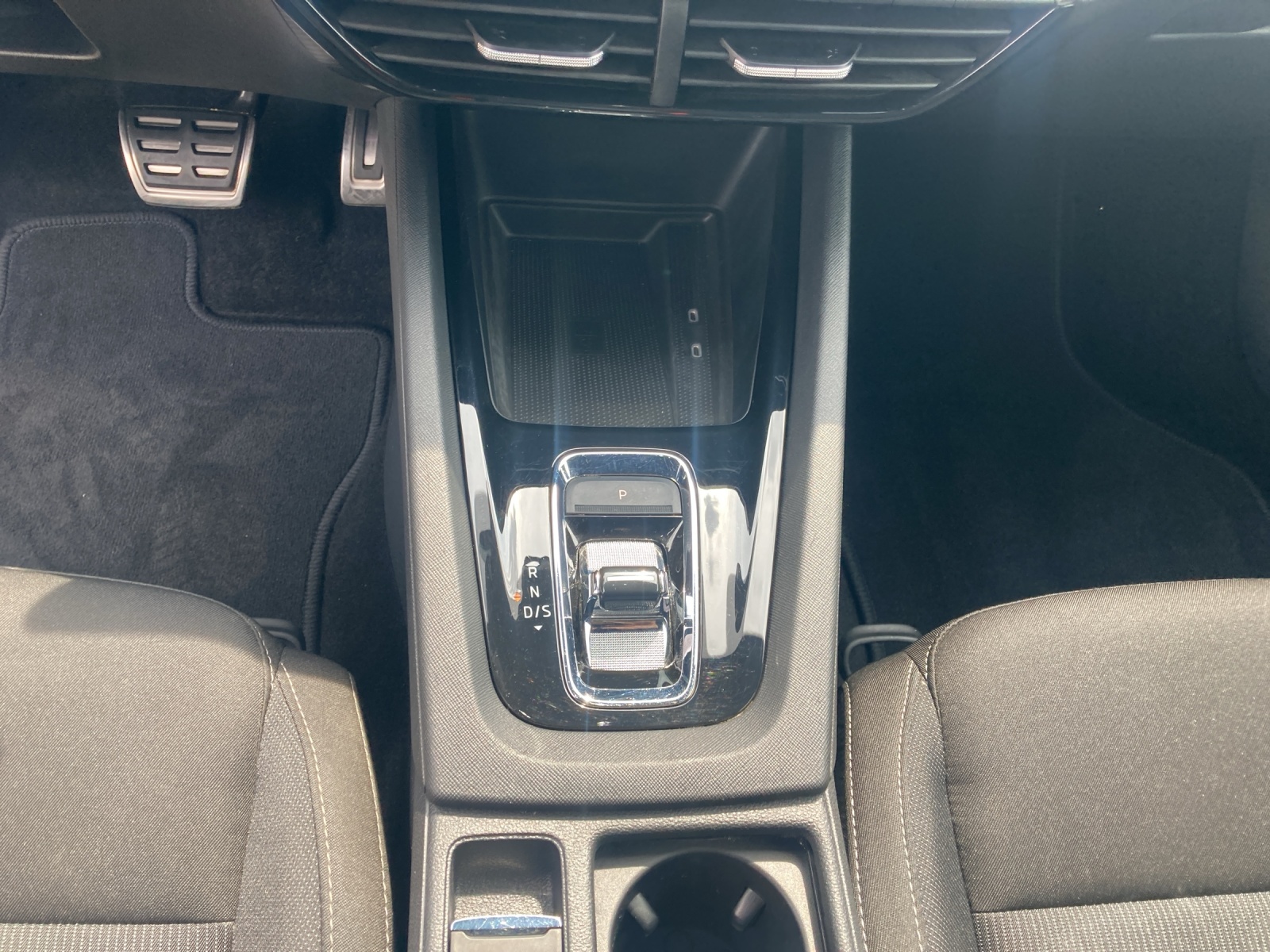 Fahrzeugabbildung SKODA Octavia Combi iV Sportline DSG Matrix AHK Navi HUD ACC RFK SH 19