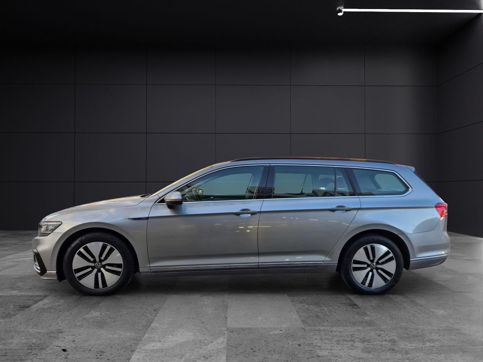 Fahrzeugabbildung Volkswagen Passat Variant GTE LED AHK NAVI AID ACC RFK SH LM