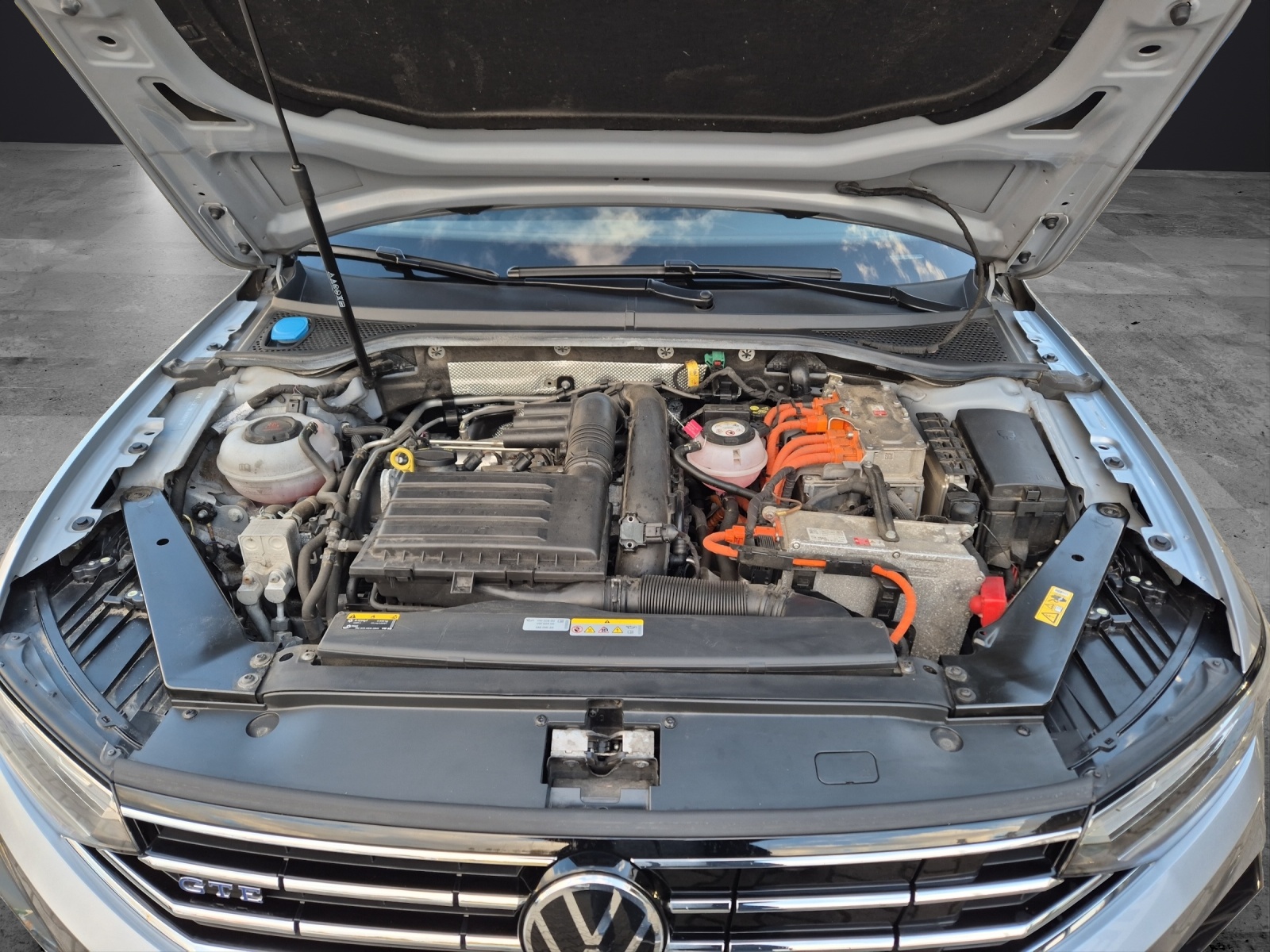 Fahrzeugabbildung Volkswagen Passat Variant GTE LED AHK NAVI AID ACC RFK SH LM