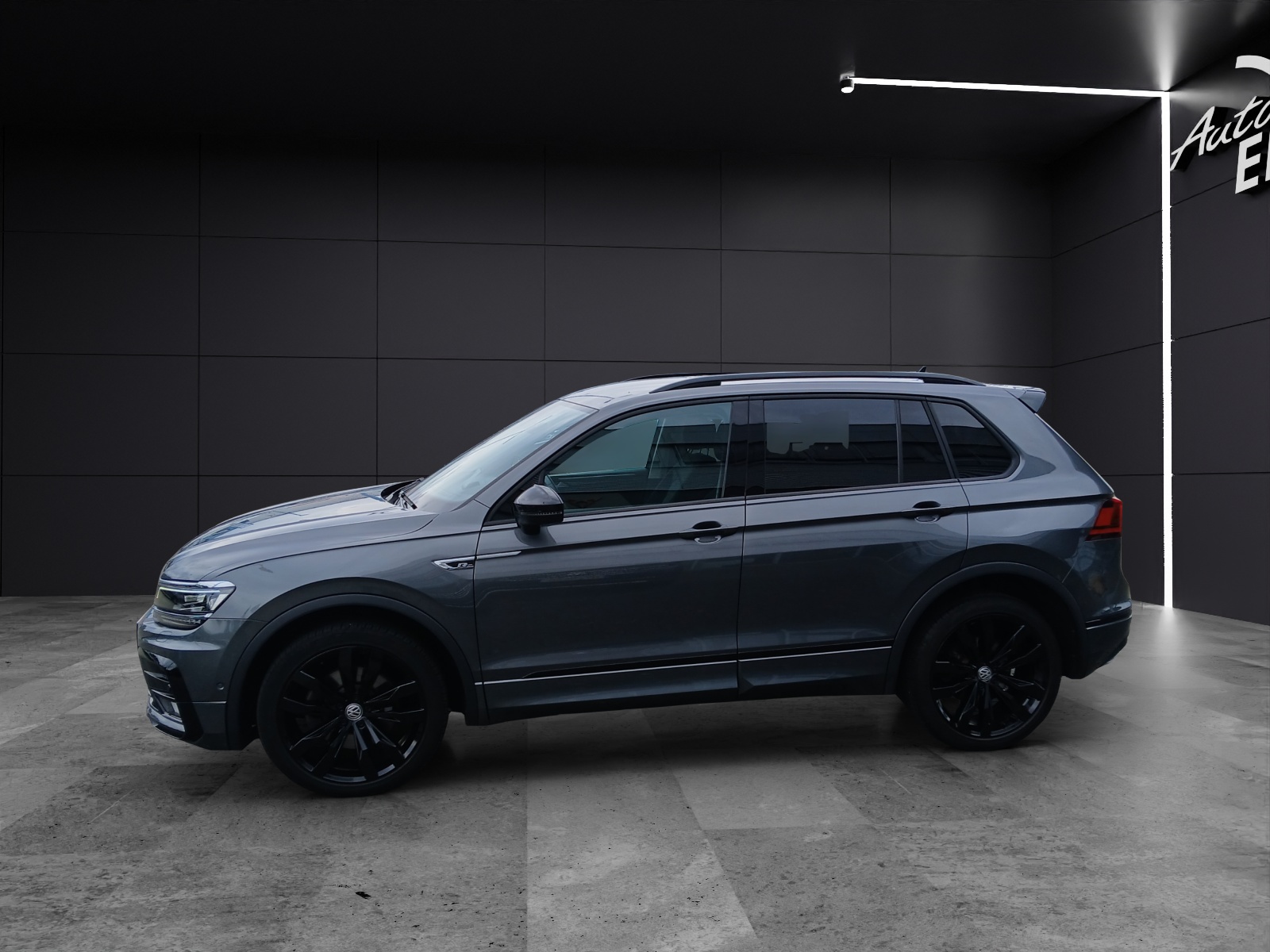 Fahrzeugabbildung Volkswagen Tiguan TDI Highline DSG 4M R-Line LED AHK Navi AID ACC RFK HUD SH 20
