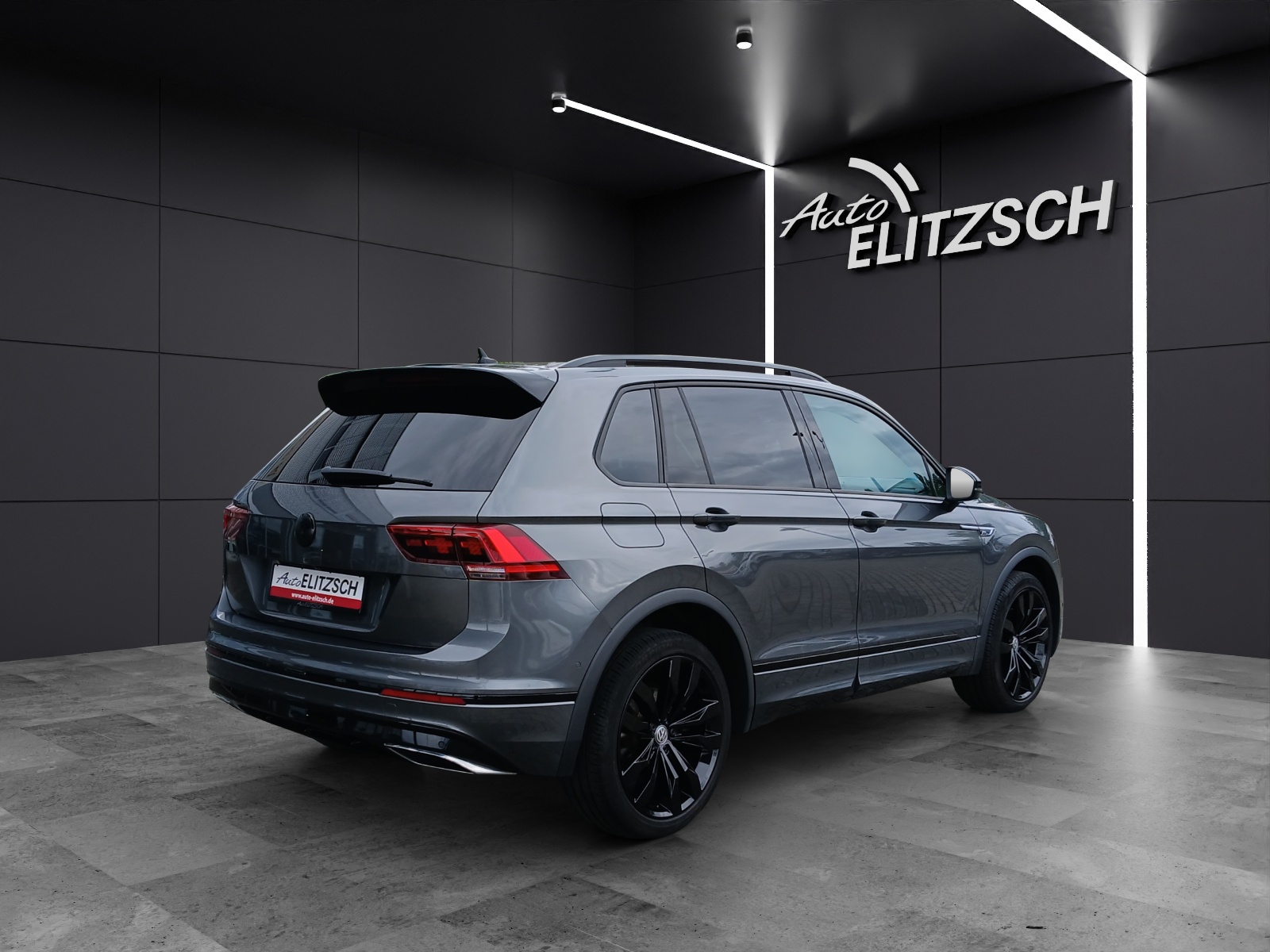 Fahrzeugabbildung Volkswagen Tiguan TDI Highline DSG 4M R-Line LED AHK Navi AID ACC RFK HUD SH 20