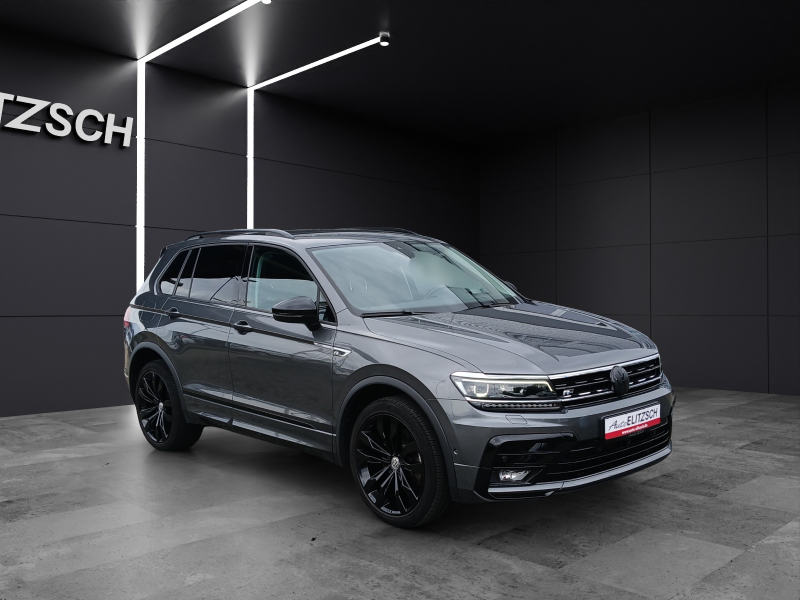 Fahrzeugabbildung Volkswagen Tiguan TDI Highline DSG 4M R-Line LED AHK Navi AID ACC RFK HUD SH 20