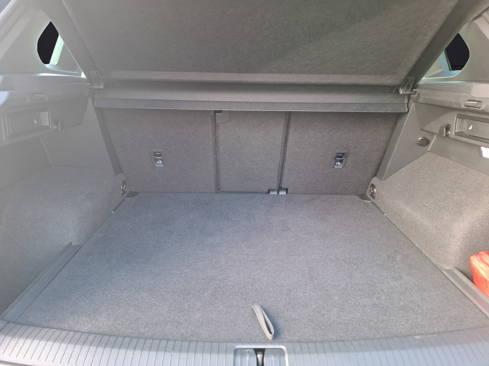 Fahrzeugabbildung Volkswagen Tiguan TSI R-line DSG Matrix Navi AID ACC 360° Pano 19