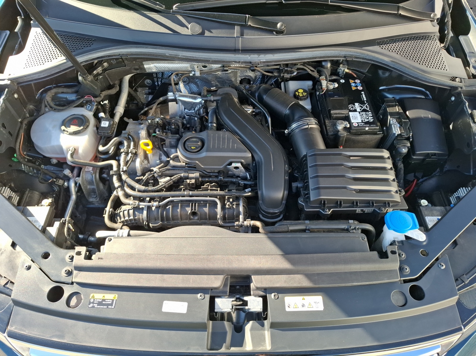 Fahrzeugabbildung Volkswagen Tiguan TSI R-line DSG Matrix Navi AID ACC 360° Pano 19