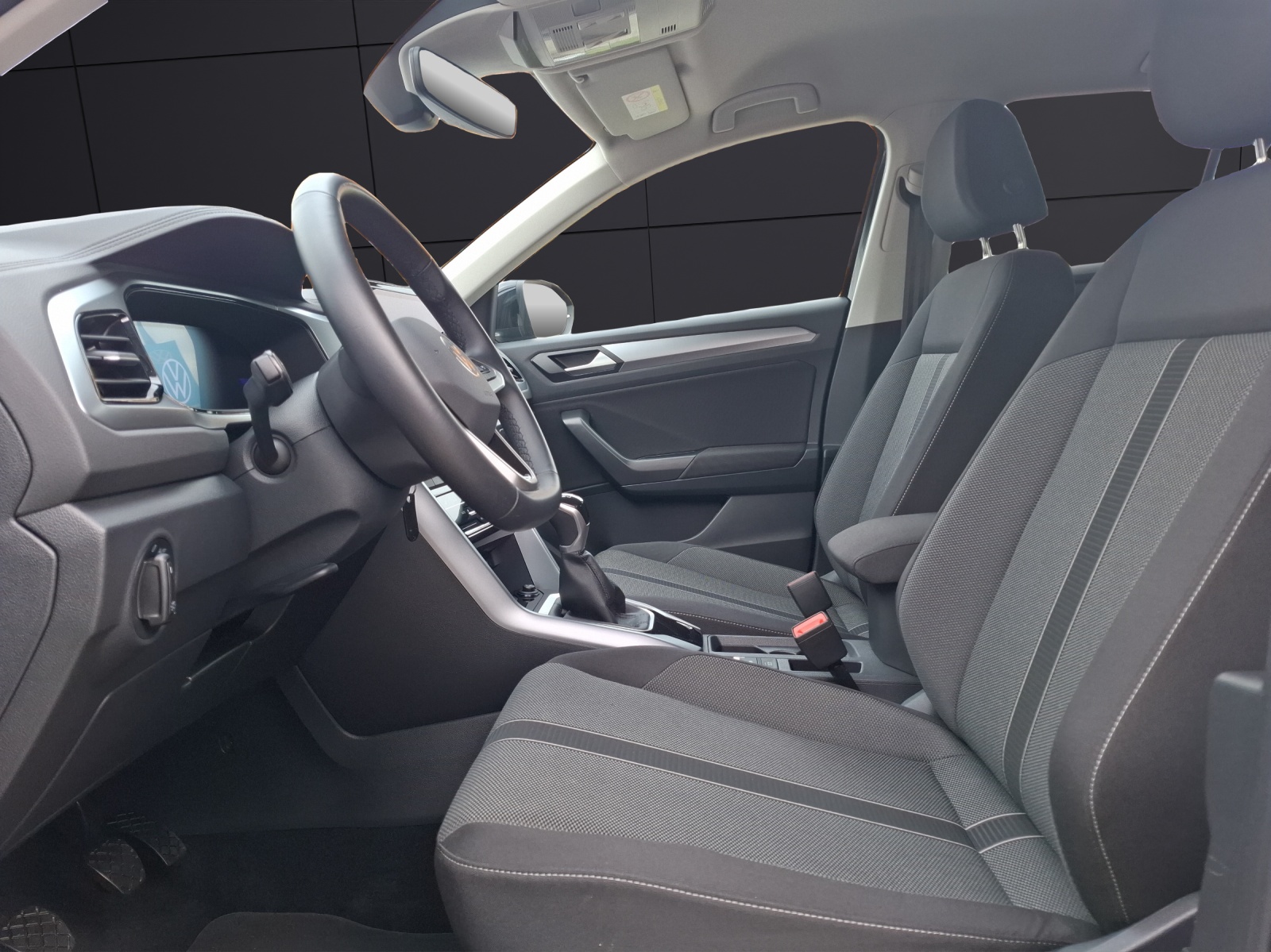 Fahrzeugabbildung Volkswagen T-Roc TSI Life LED Navi AID Park-Assist SH LM