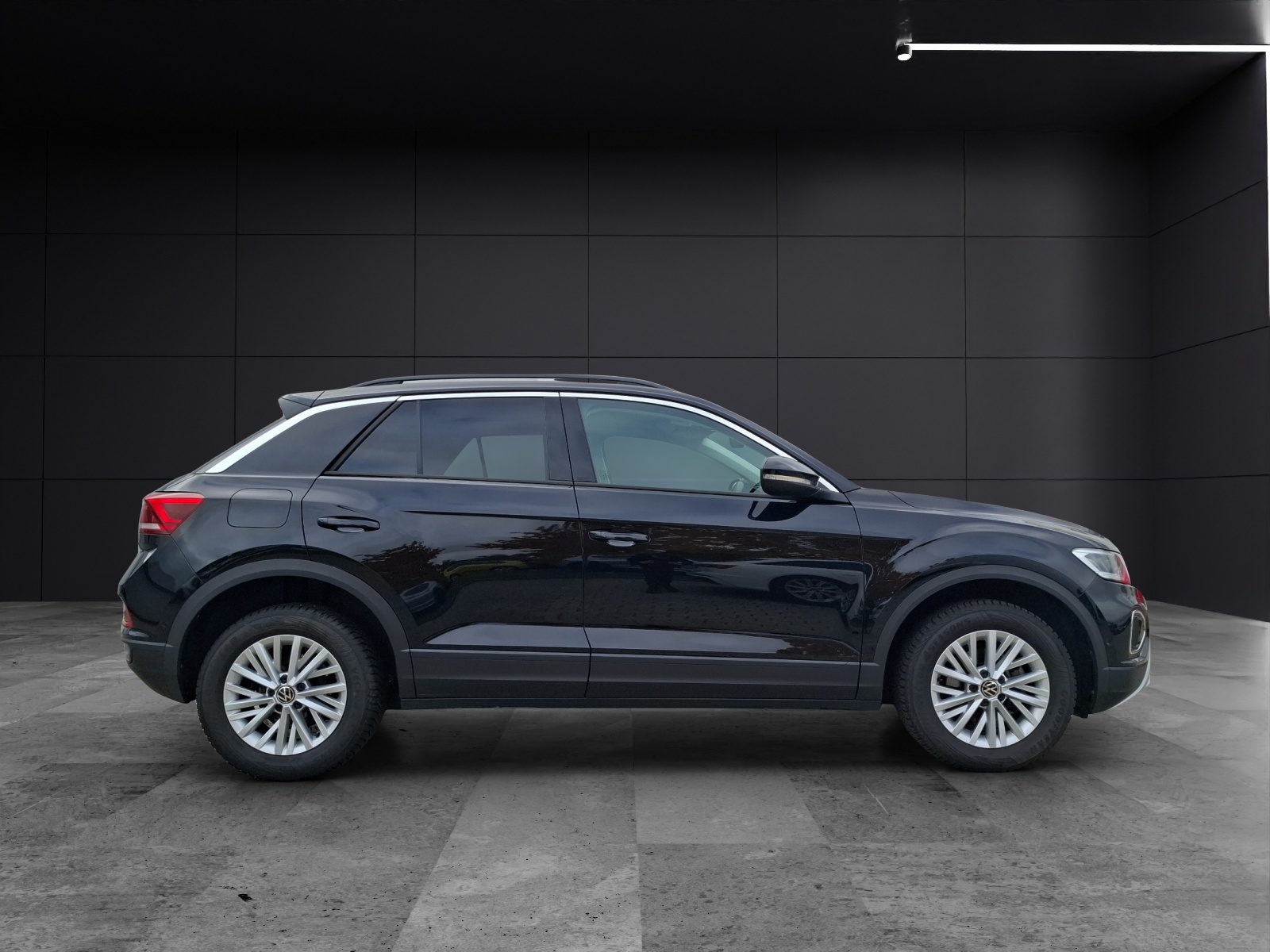 Fahrzeugabbildung Volkswagen T-Roc TSI Life LED Navi AID Park-Assist SH LM