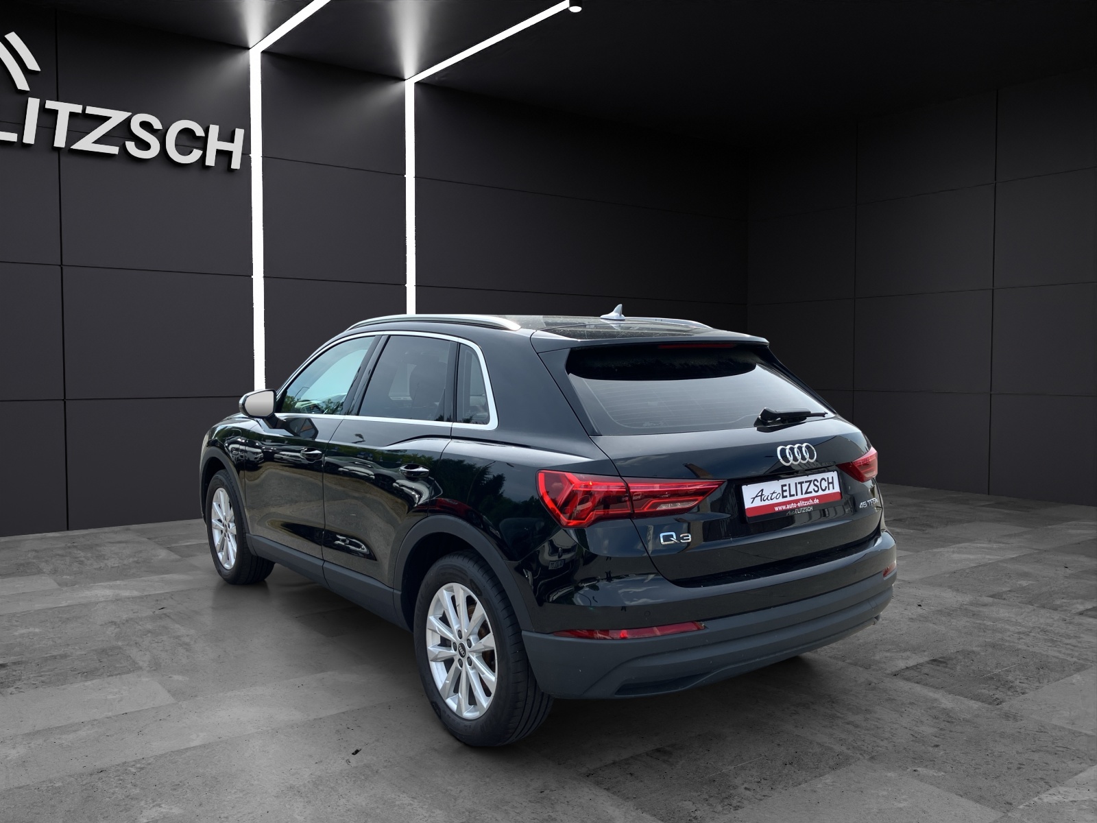 Fahrzeugabbildung Audi Q3 45 TFSI e MATRIX NAVI AHK RFK SHZ GRA