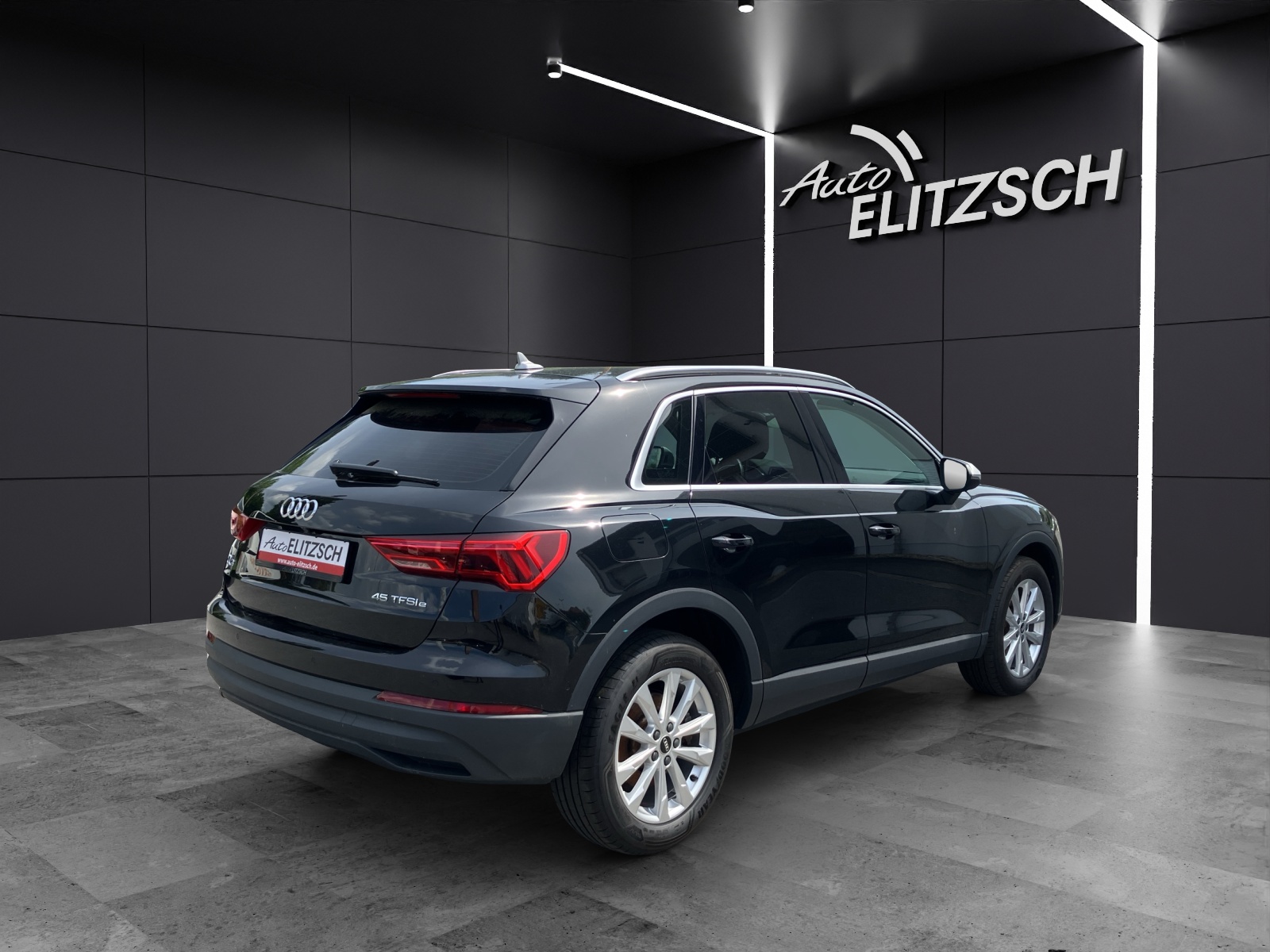 Fahrzeugabbildung Audi Q3 45 TFSI e MATRIX NAVI AHK RFK SHZ GRA