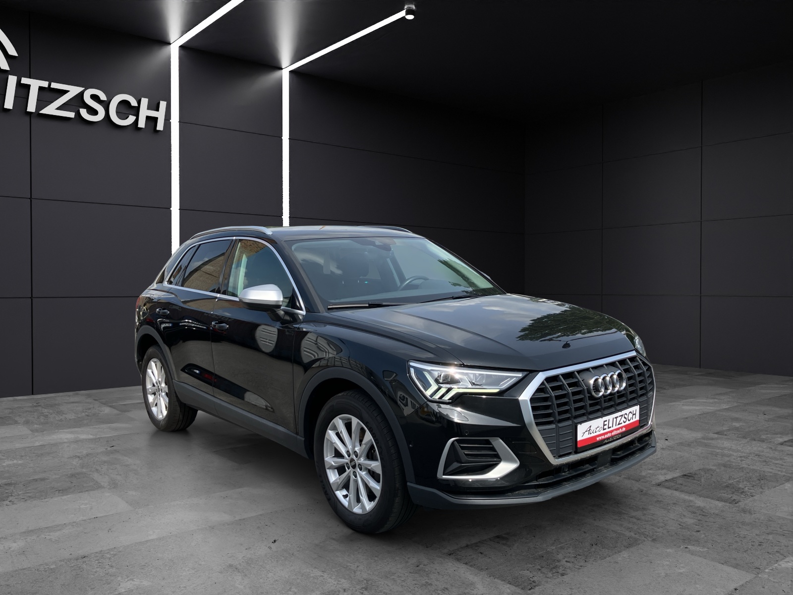 Fahrzeugabbildung Audi Q3 45 TFSI e MATRIX NAVI AHK RFK SHZ GRA