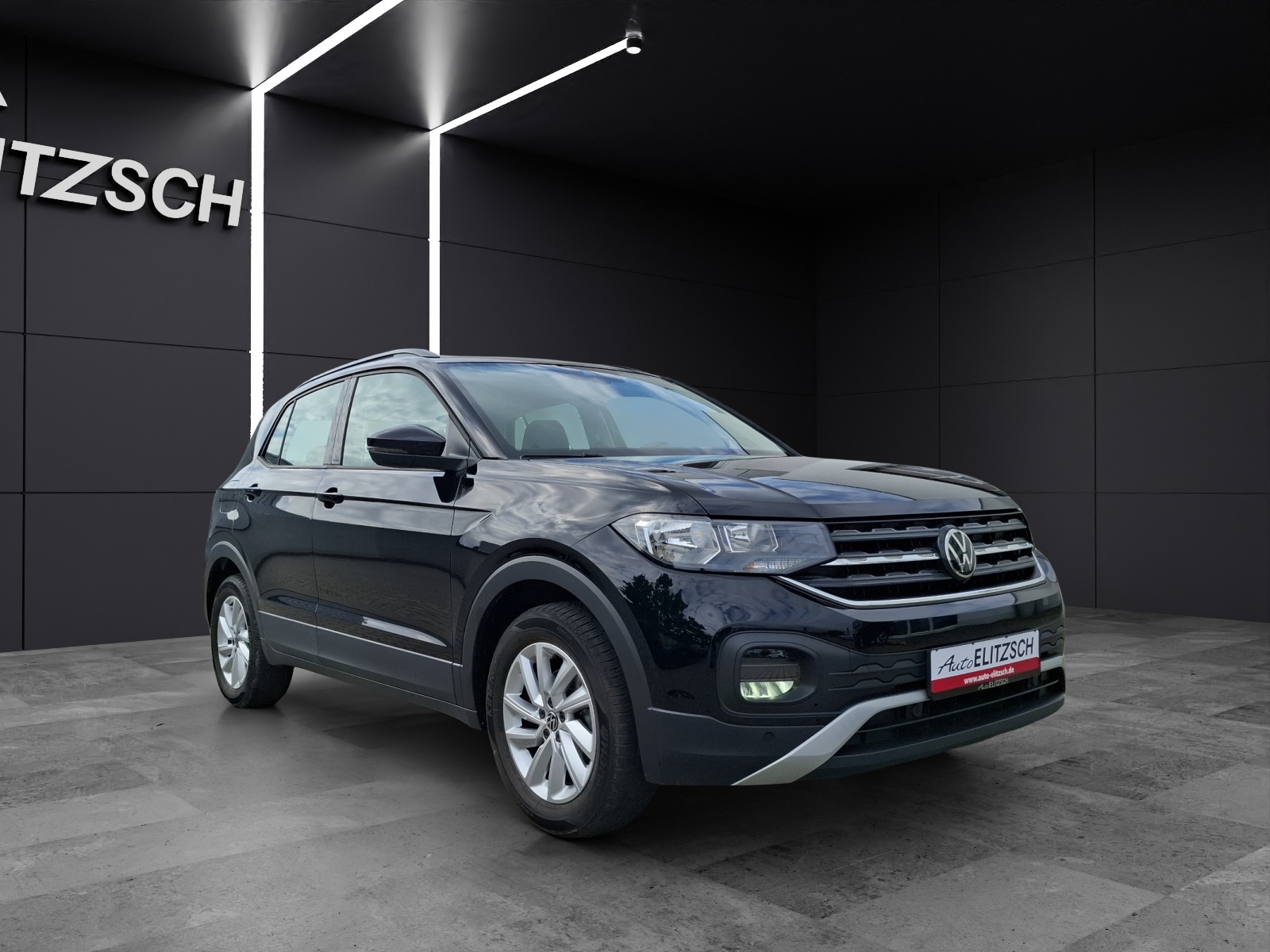Fahrzeugabbildung Volkswagen T-Cross TSI Life Navi Climatronic RFK SH LM