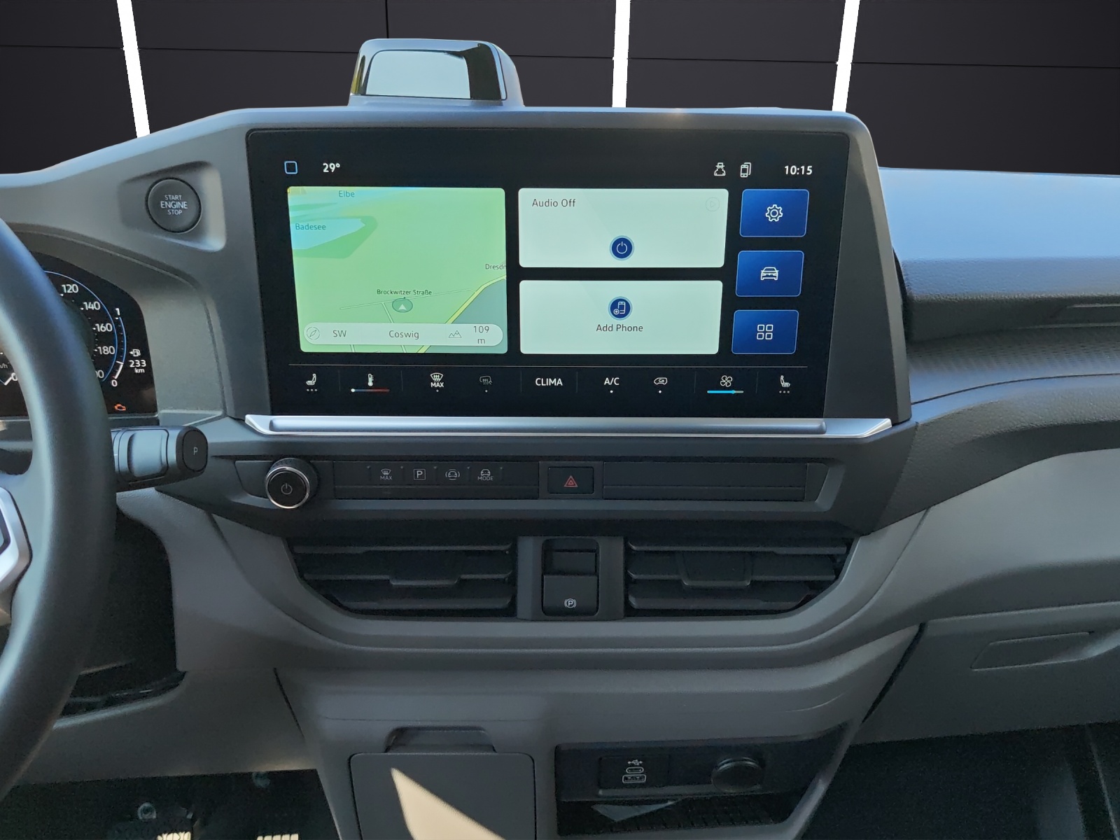 Fahrzeugabbildung Volkswagen T7 Transporter DOKA Pritsche TDI 4MO LR LED ACC NAVI AHK