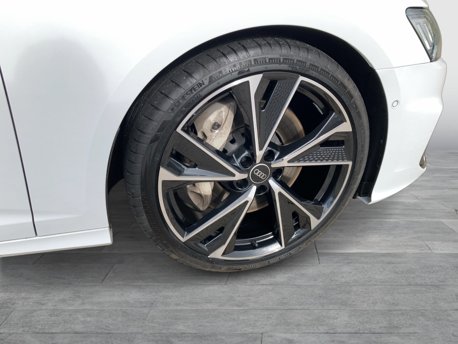 Fahrzeugabbildung Audi A6 Limousine 55 TFSI quattro S-Line Matrix ACC Luft HuD AVC Navi SHZ
