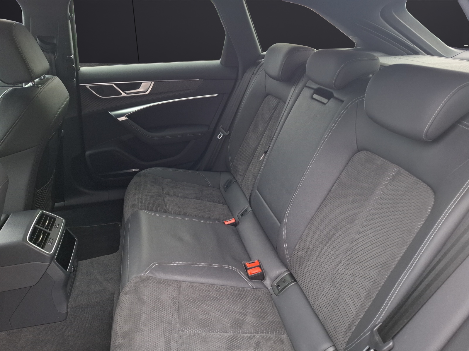 Fahrzeugabbildung Audi A6 Avant eTFSI sport quattro Matrix AHK Navi AVC AID SH