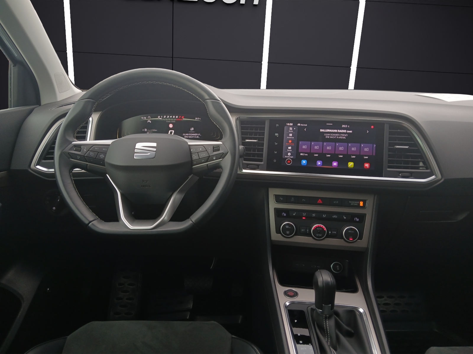 Fahrzeugabbildung SEAT Ateca TSI Xperience DSG LED AHK Navi ACC RFK SH 19