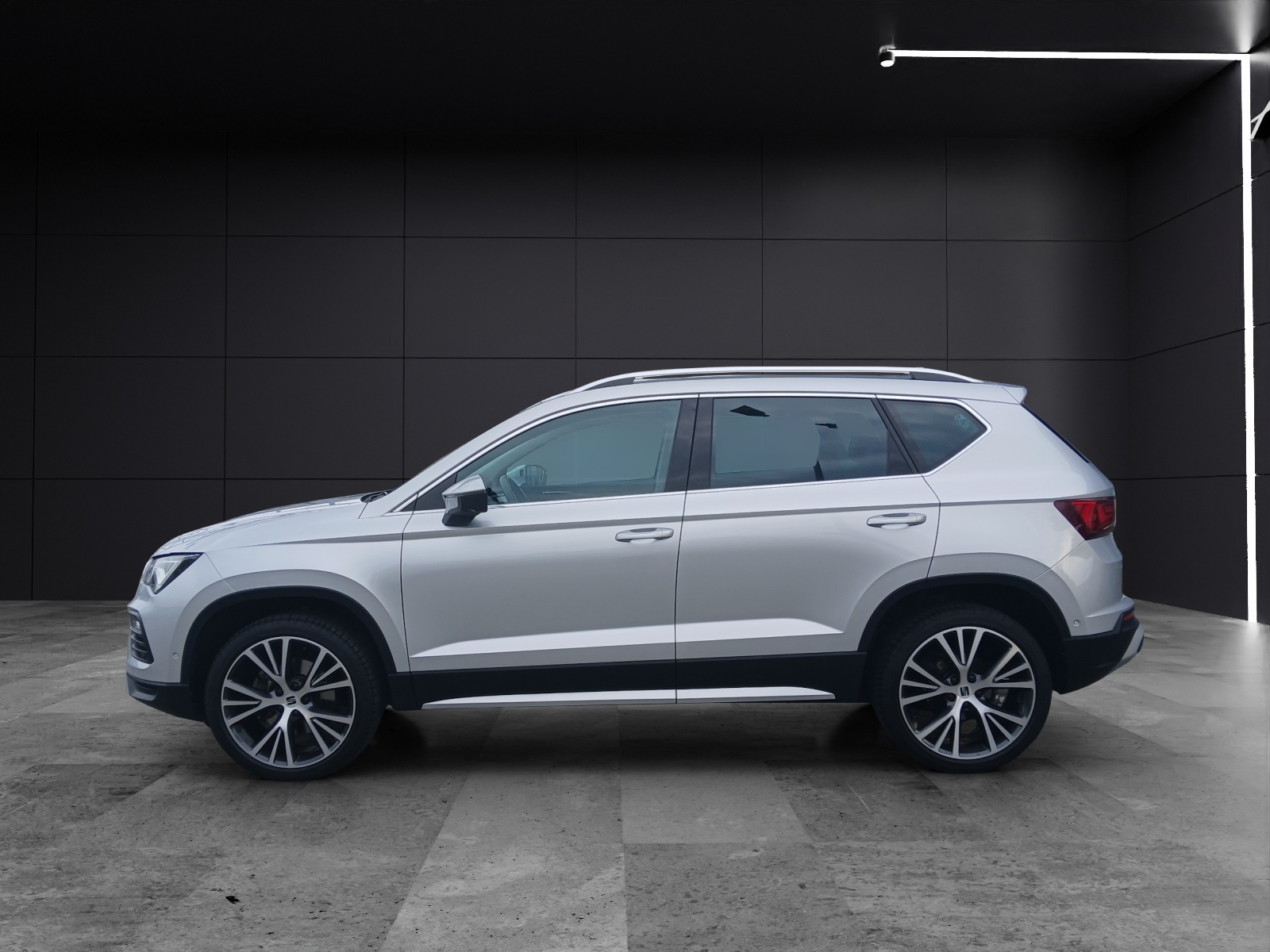 Fahrzeugabbildung SEAT Ateca TSI Xperience DSG LED AHK Navi ACC RFK SH 19