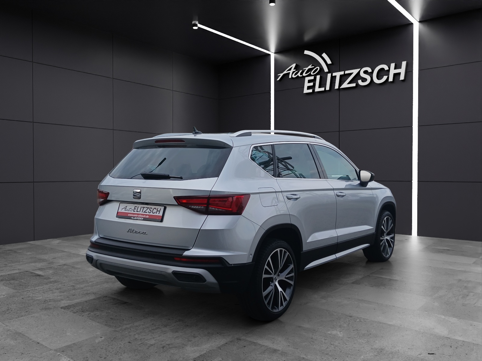 Fahrzeugabbildung SEAT Ateca TSI Xperience DSG LED AHK Navi ACC RFK SH 19