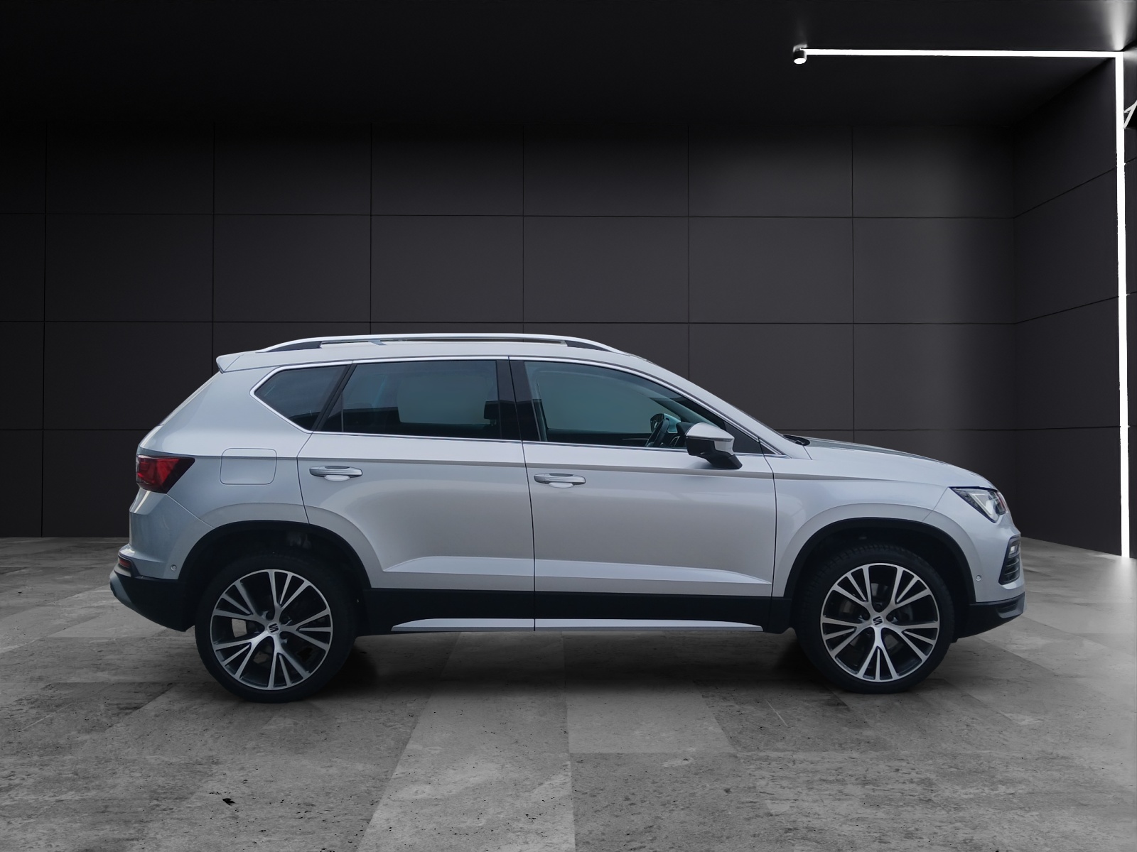 Fahrzeugabbildung SEAT Ateca TSI Xperience DSG LED AHK Navi ACC RFK SH 19