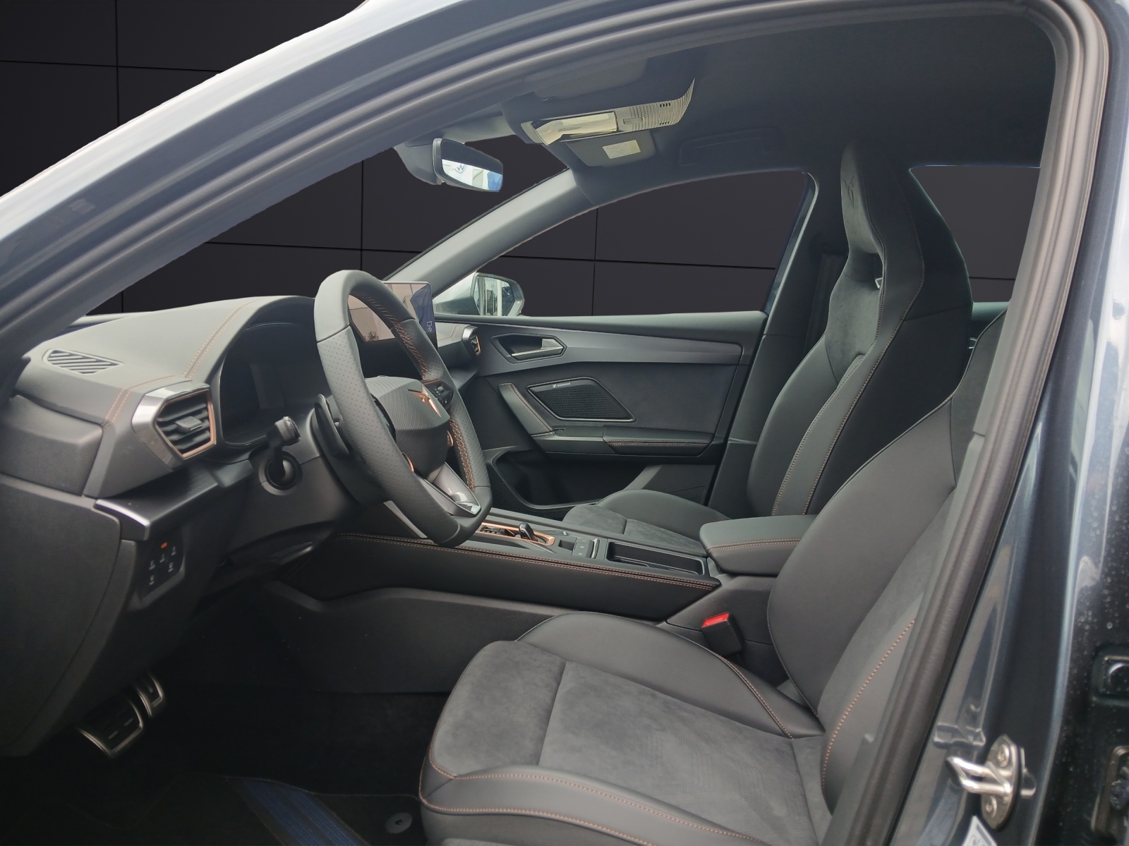 Fahrzeugabbildung CUPRA Leon Sportstourer VZ 1.5 e-Hybrid MATRIX AHK
