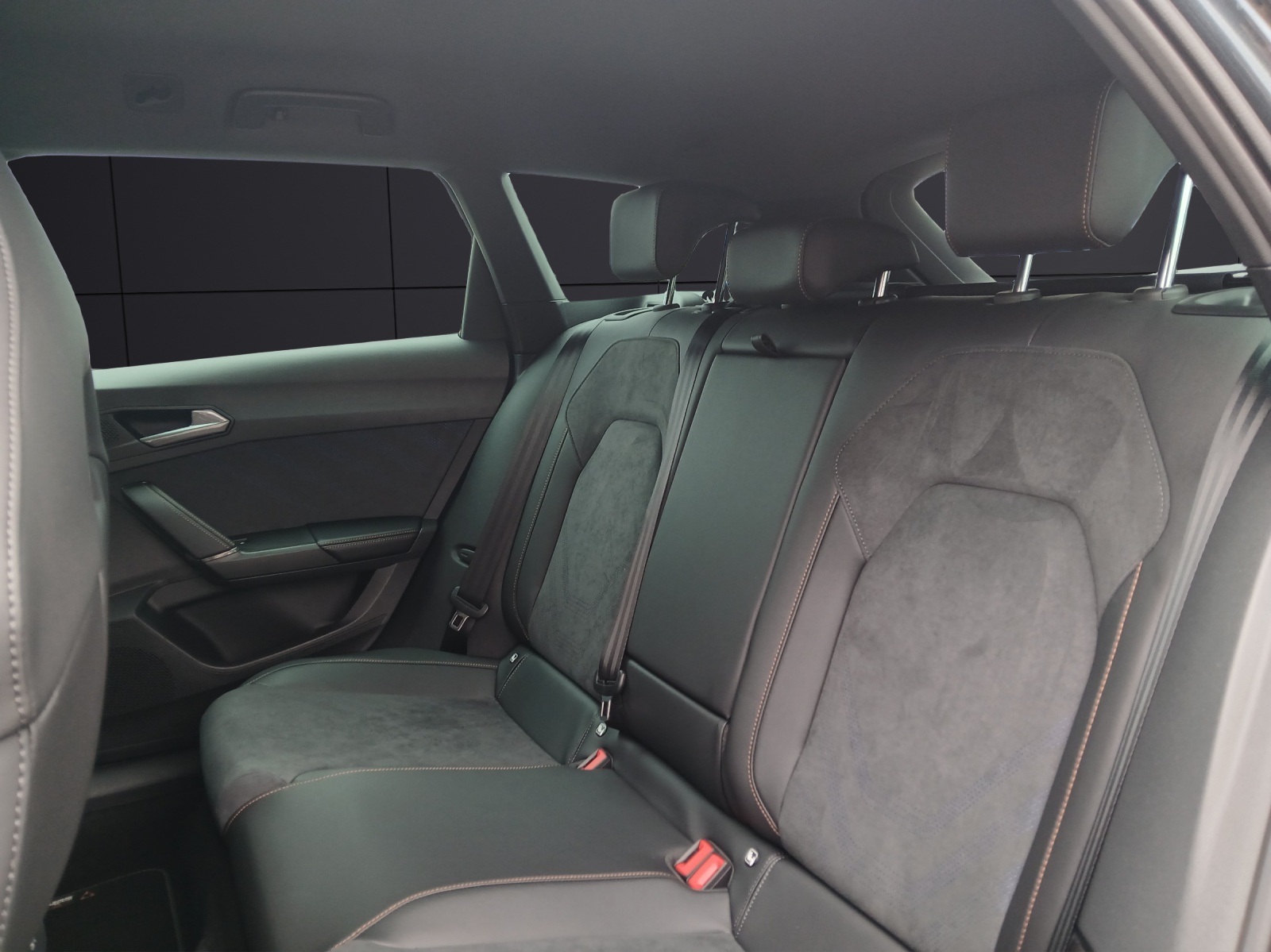 Fahrzeugabbildung CUPRA Leon Sportstourer VZ 1.5 e-Hybrid MATRIX AHK