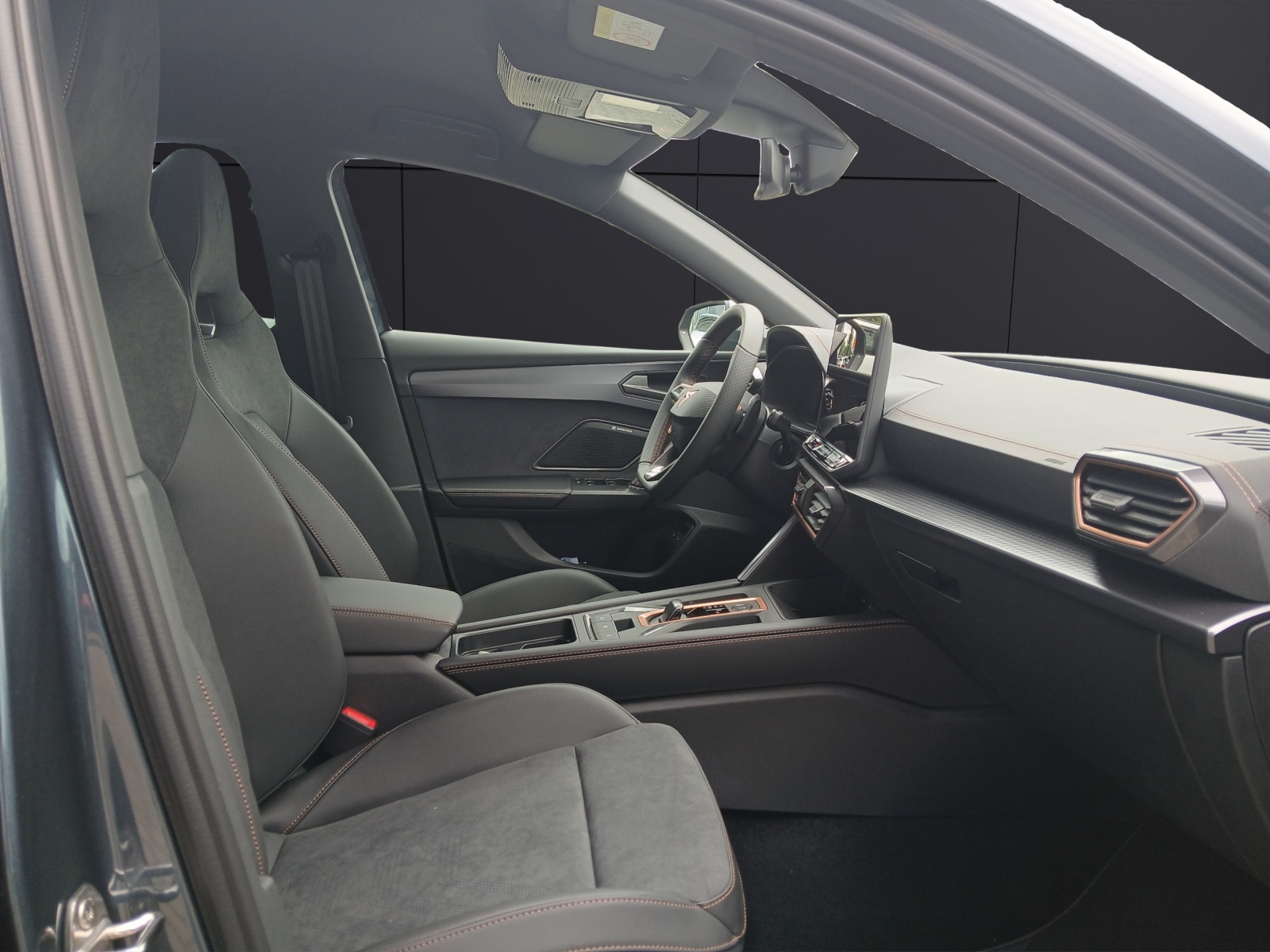 Fahrzeugabbildung CUPRA Leon Sportstourer VZ 1.5 e-Hybrid MATRIX AHK