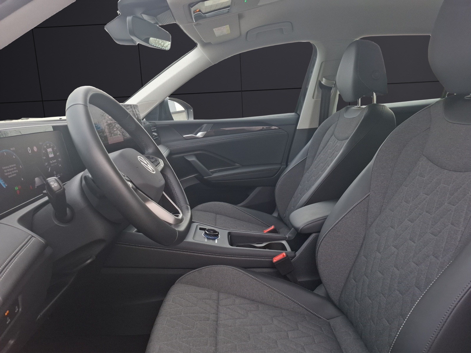 Fahrzeugabbildung Volkswagen Tiguan TDI DSG AHK HuD NAVI Kamera ACC PDC SHZ LM