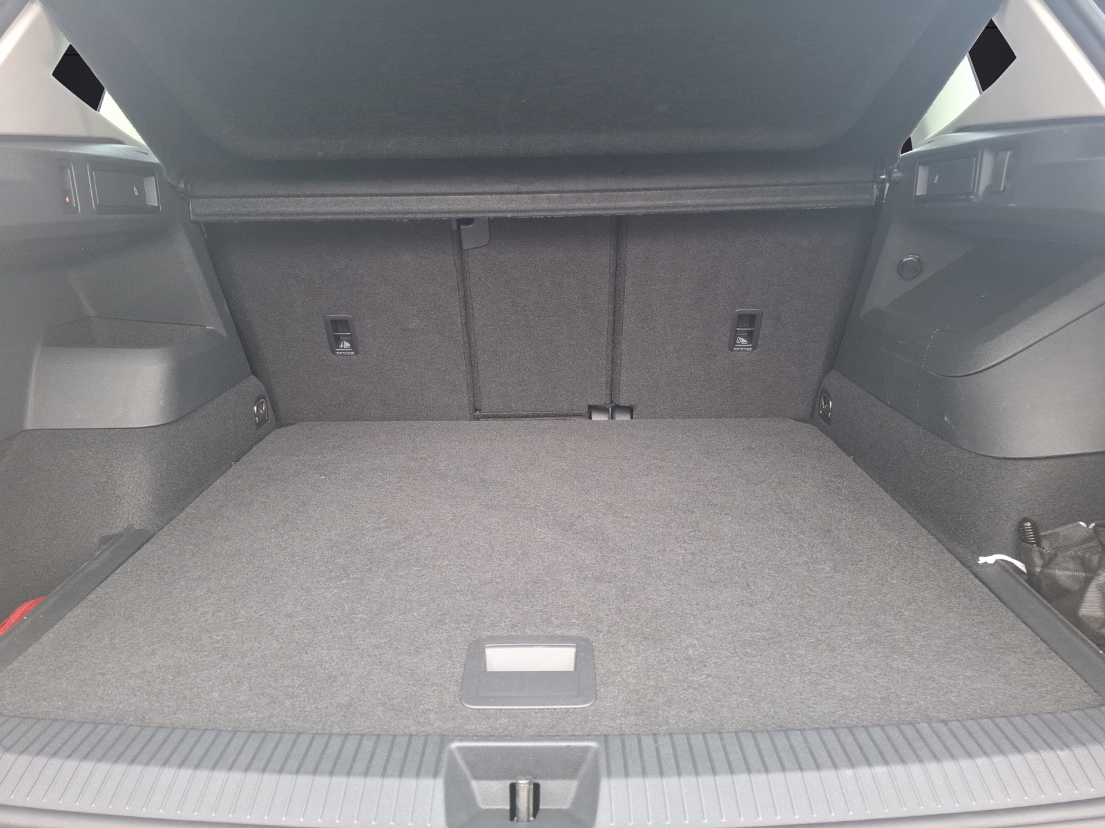 Fahrzeugabbildung Volkswagen Tiguan TDI DSG AHK HuD NAVI Kamera ACC PDC SHZ LM