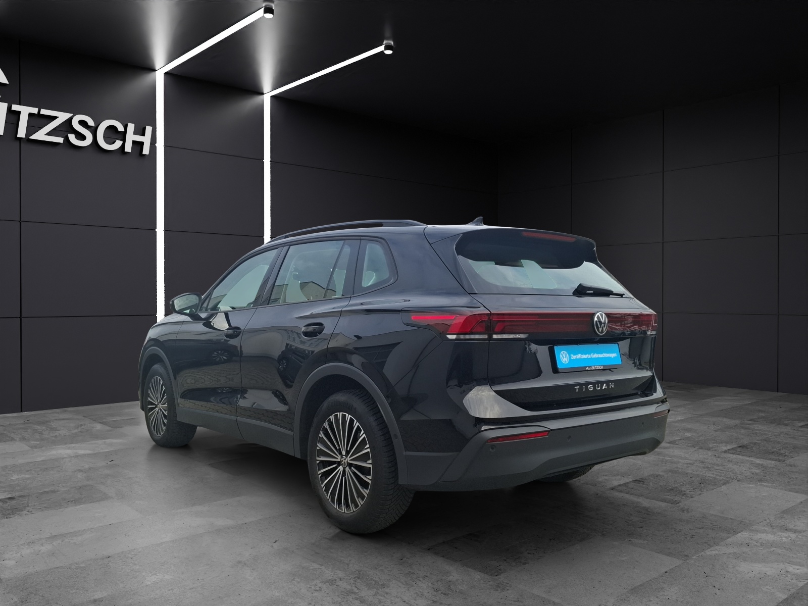Fahrzeugabbildung Volkswagen Tiguan TDI DSG AHK HuD NAVI Kamera ACC PDC SHZ LM
