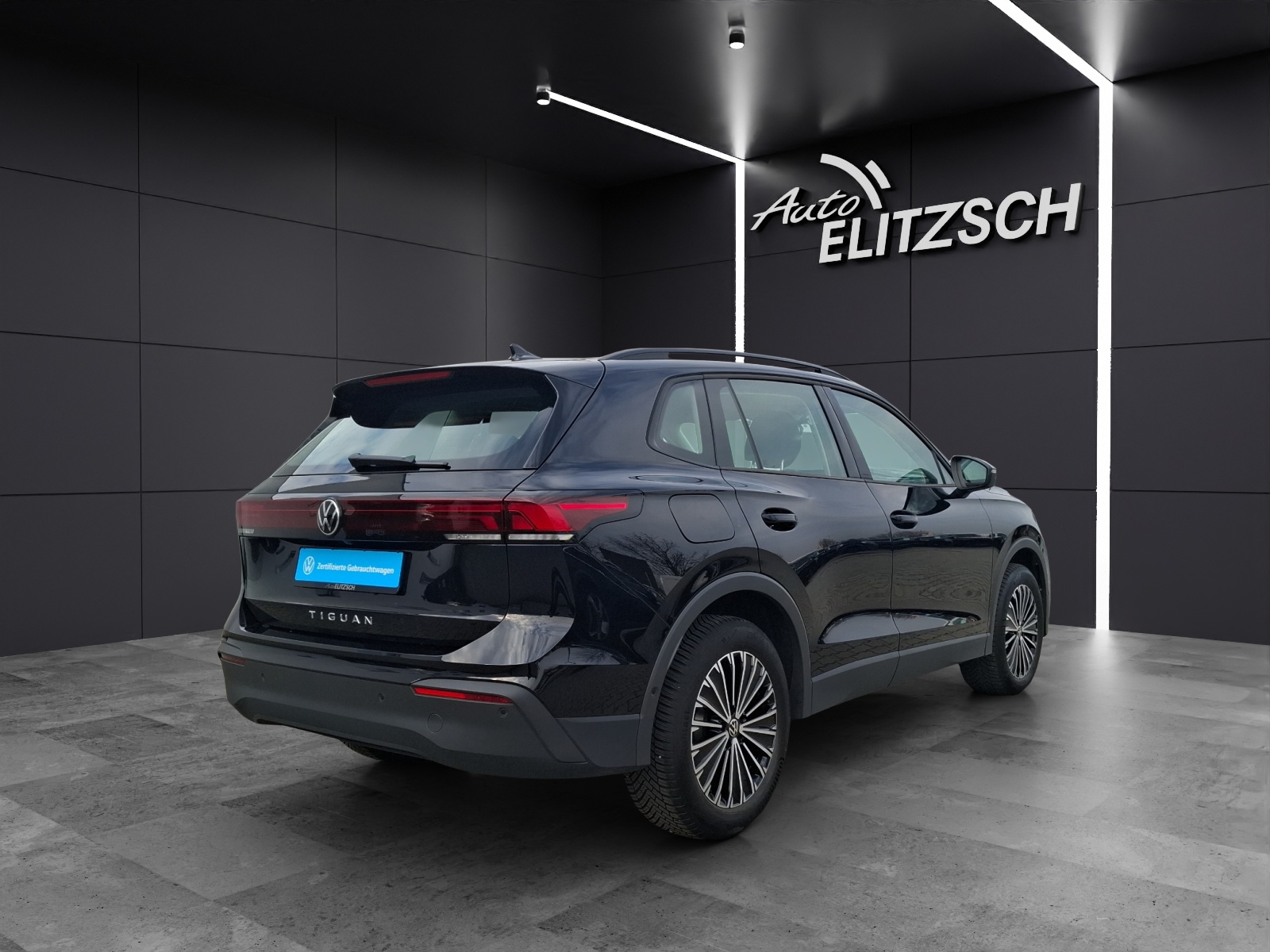 Fahrzeugabbildung Volkswagen Tiguan TDI DSG AHK HuD NAVI Kamera ACC PDC SHZ LM