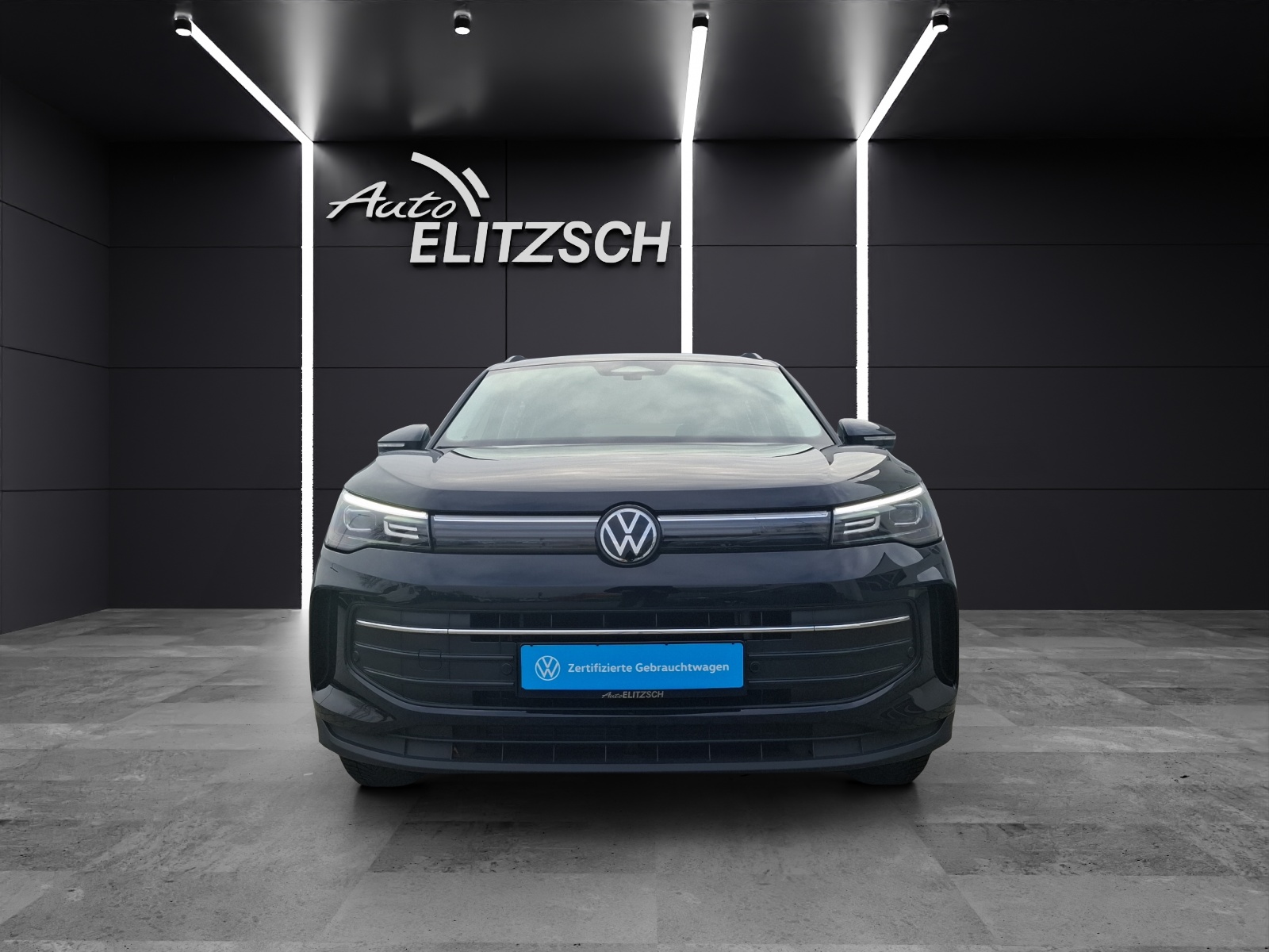 Fahrzeugabbildung Volkswagen Tiguan TDI DSG AHK HuD NAVI Kamera ACC PDC SHZ LM
