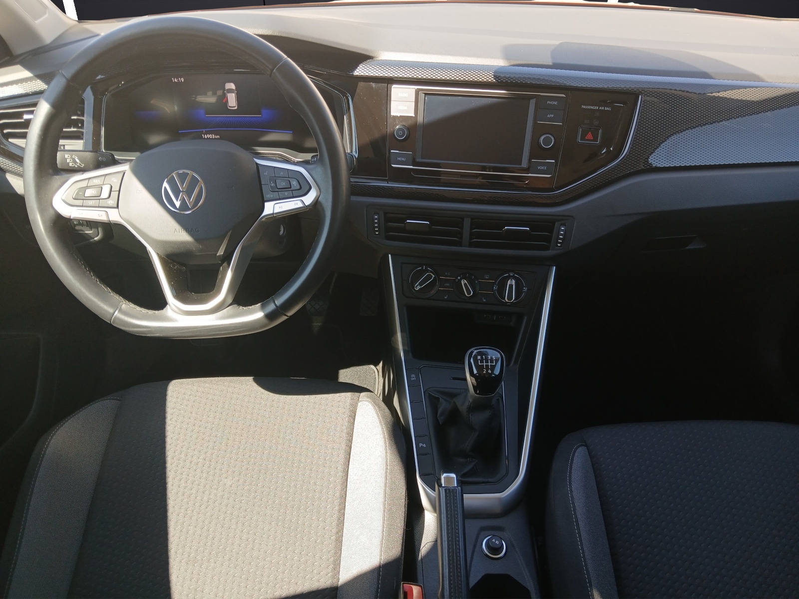 Fahrzeugabbildung Volkswagen Polo 1.0 Life LED AID PDC SH