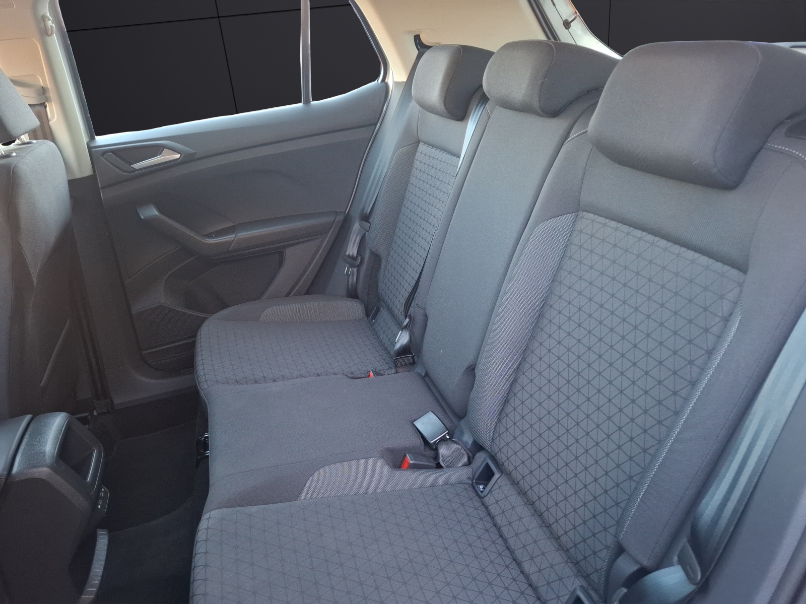 Fahrzeugabbildung Volkswagen T-Cross TSI Life AppCon ACC PDC Klima SH