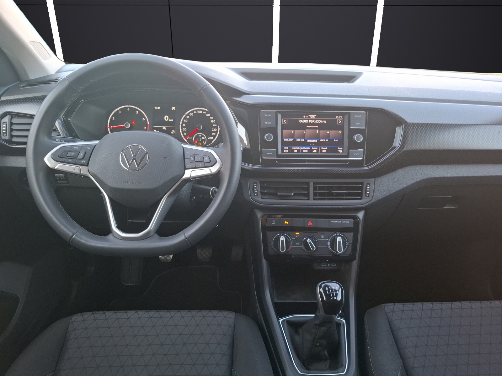 Fahrzeugabbildung Volkswagen T-Cross TSI Life AppCon ACC PDC Klima SH