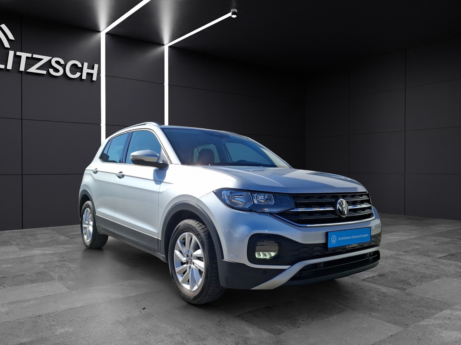 Fahrzeugabbildung Volkswagen T-Cross TSI Life AppCon ACC PDC Klima SH
