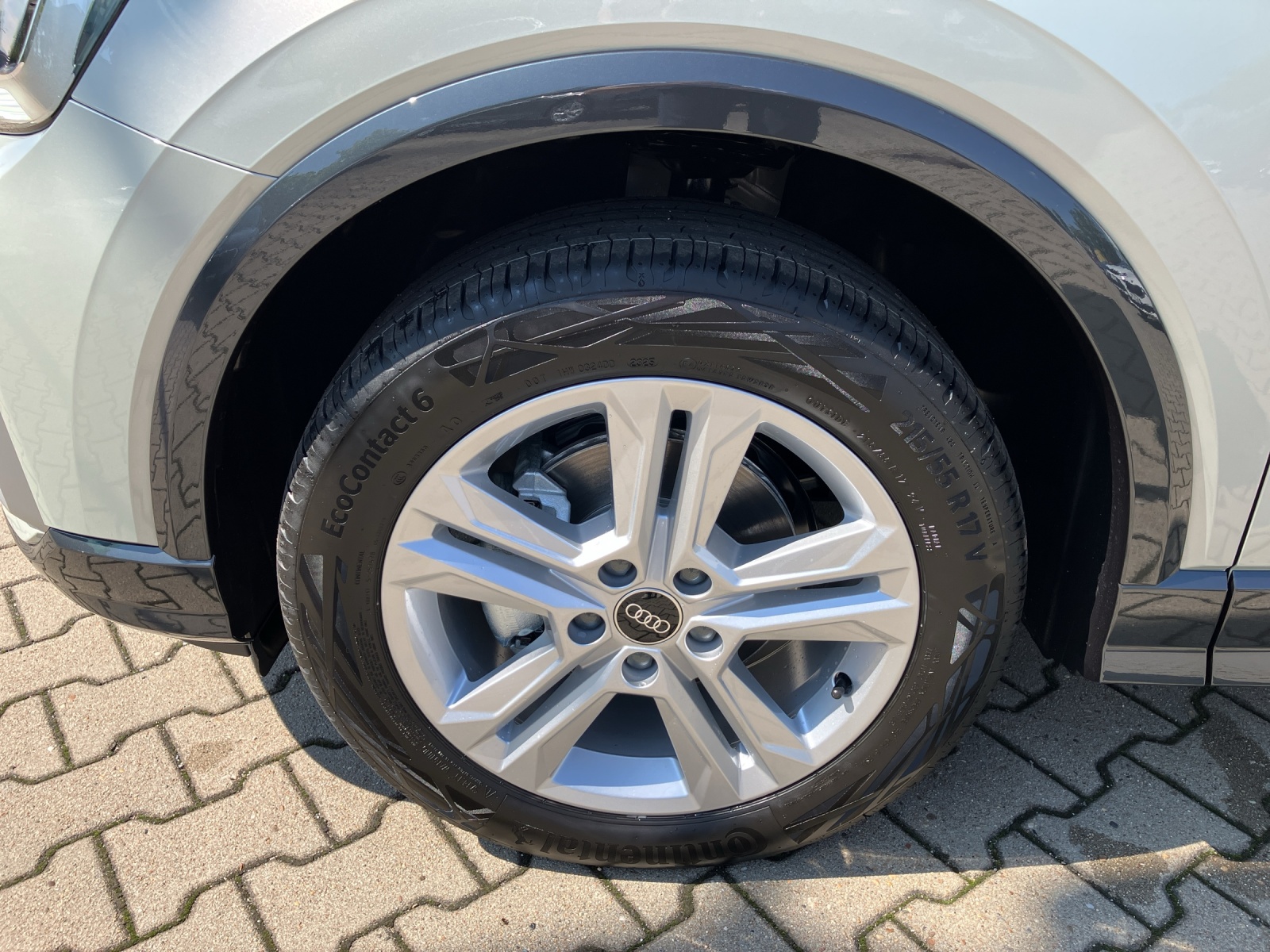 Fahrzeugabbildung Audi Q2 35 TFSI advanced LED AVC GRA RFK SH