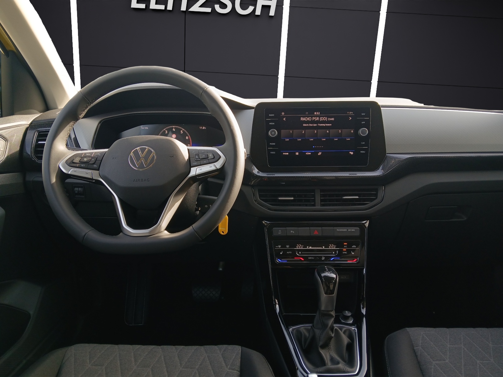 Fahrzeugabbildung Volkswagen T-Cross 1.0l Life DSG IQ.DRIVE SH Rear View Ganzjahresreifen