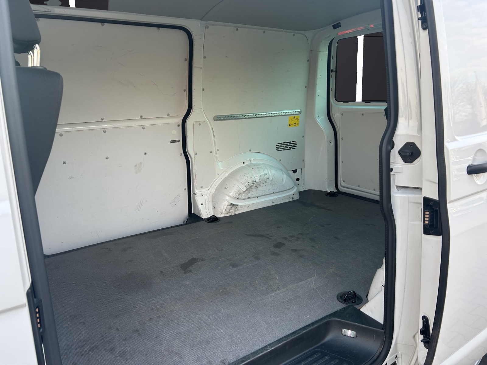 Fahrzeugabbildung Volkswagen T6 Transporter T6.1 Kasten EcoProfi FWD