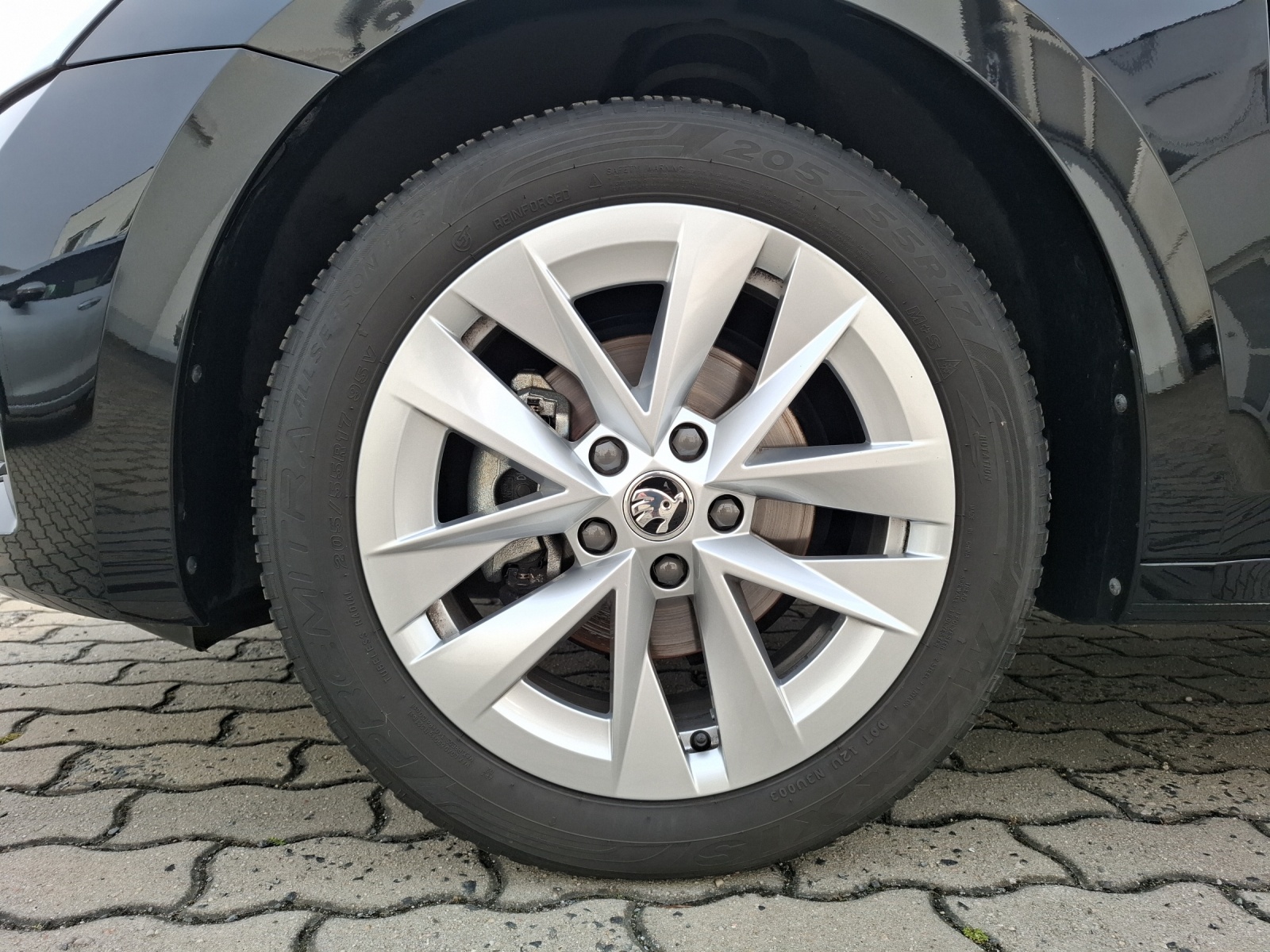 Fahrzeugabbildung SKODA Octavia Combi TDI Selection DSG LED RFK GRA SH LM