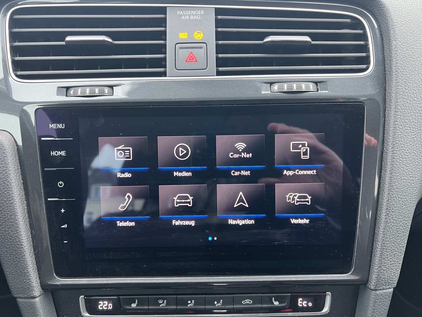 Fahrzeugabbildung Volkswagen Golf VII e-Golf LED SH PDC WäPu AppConnect Navi Klima