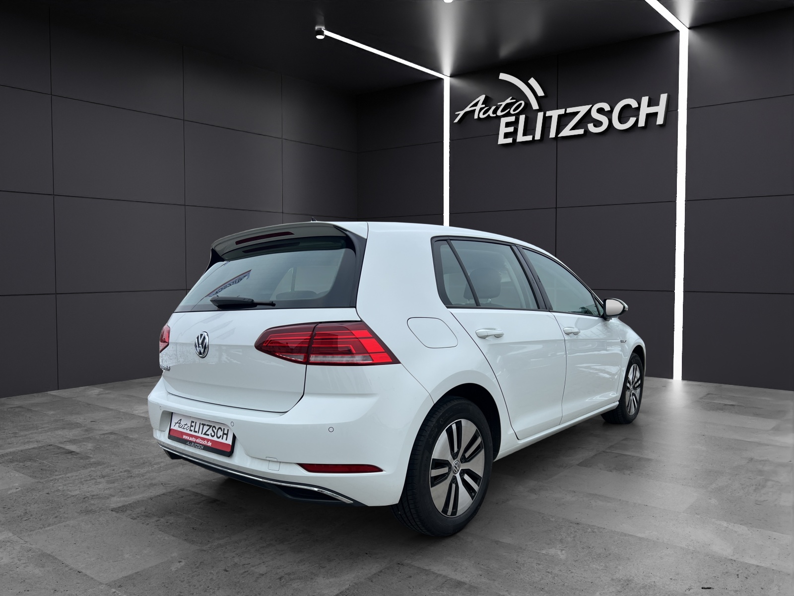 Fahrzeugabbildung Volkswagen Golf VII e-Golf LED SH PDC WäPu AppConnect Navi Klima