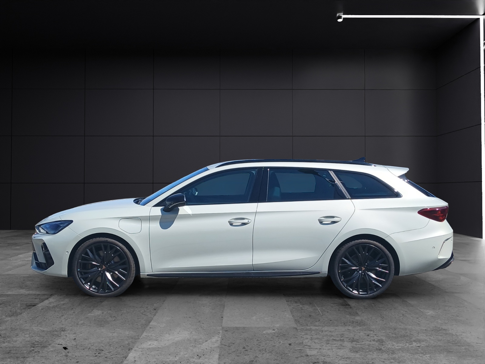 Fahrzeugabbildung CUPRA Leon ST e-Hybrid VZ Black-Edition Matrix AHK Navi AID ACC RFK SH 19