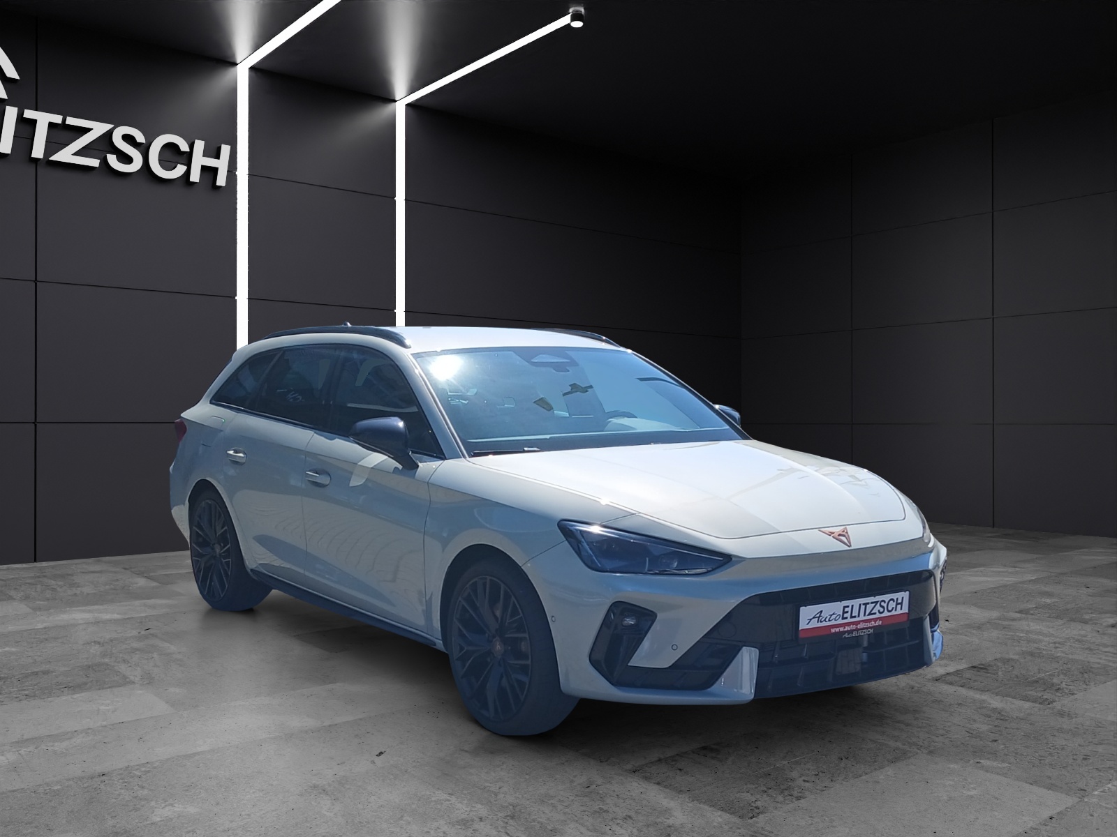 Fahrzeugabbildung CUPRA Leon ST e-Hybrid VZ Black-Edition Matrix AHK Navi AID ACC RFK SH 19