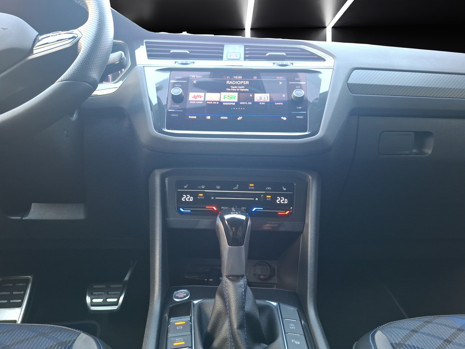 Fahrzeugabbildung Volkswagen Tiguan R DSG 4M Matrix AHK Navi AID ACC RFK SH 20