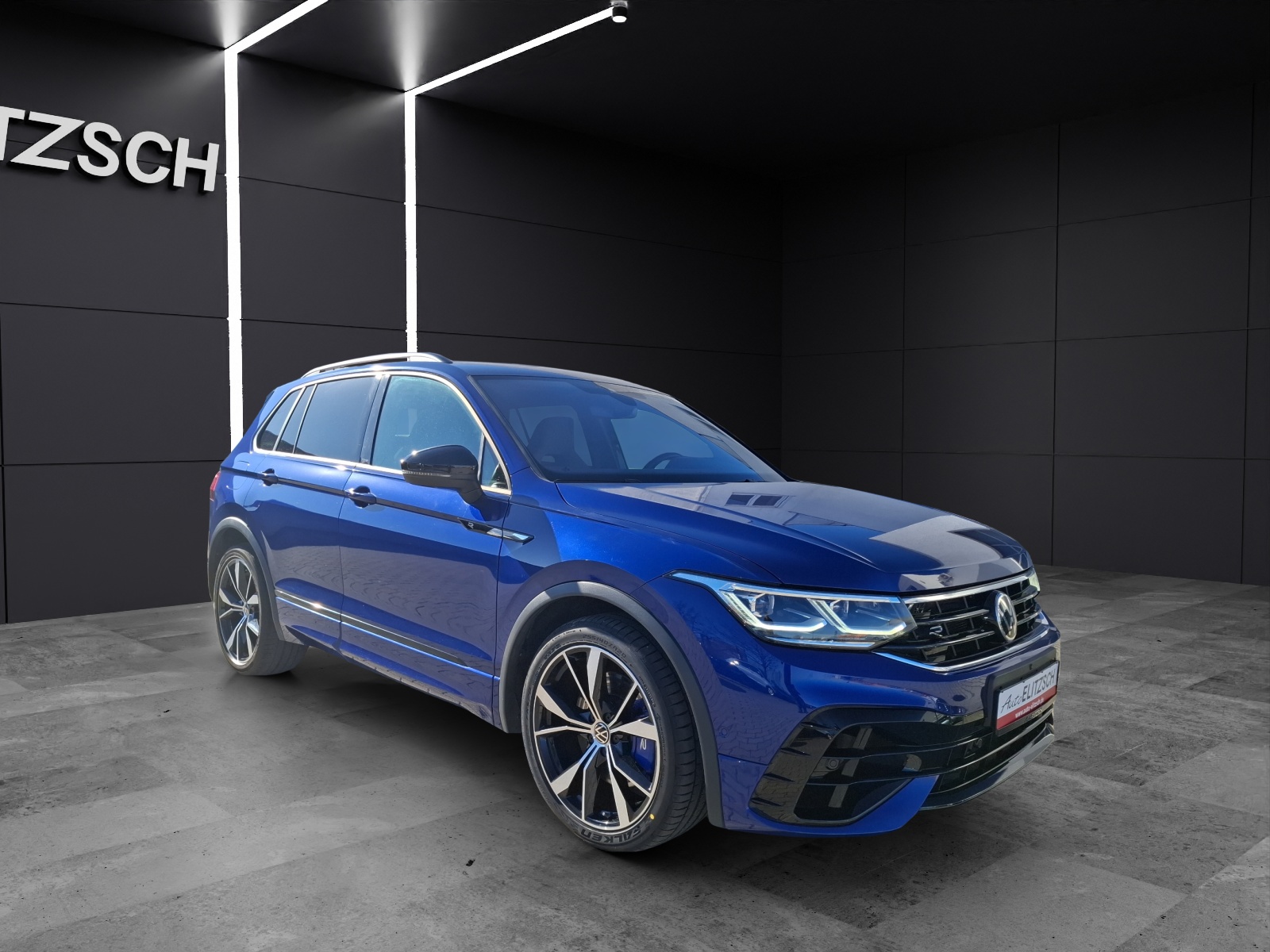 Fahrzeugabbildung Volkswagen Tiguan R DSG 4M Matrix AHK Navi AID ACC RFK SH 20