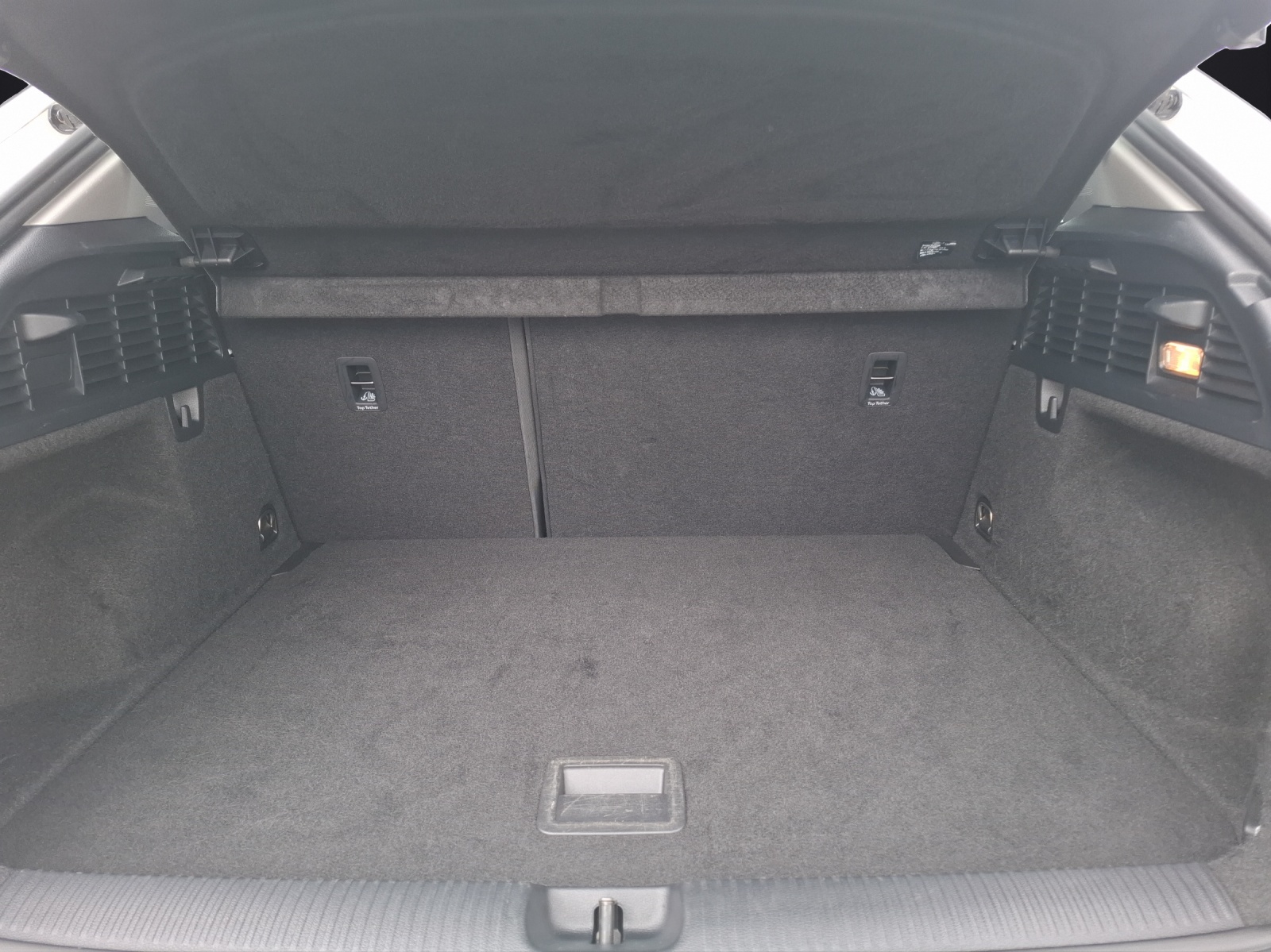 Fahrzeugabbildung Audi Q2 35 TFSI S-tronic LED Navi PDC SH