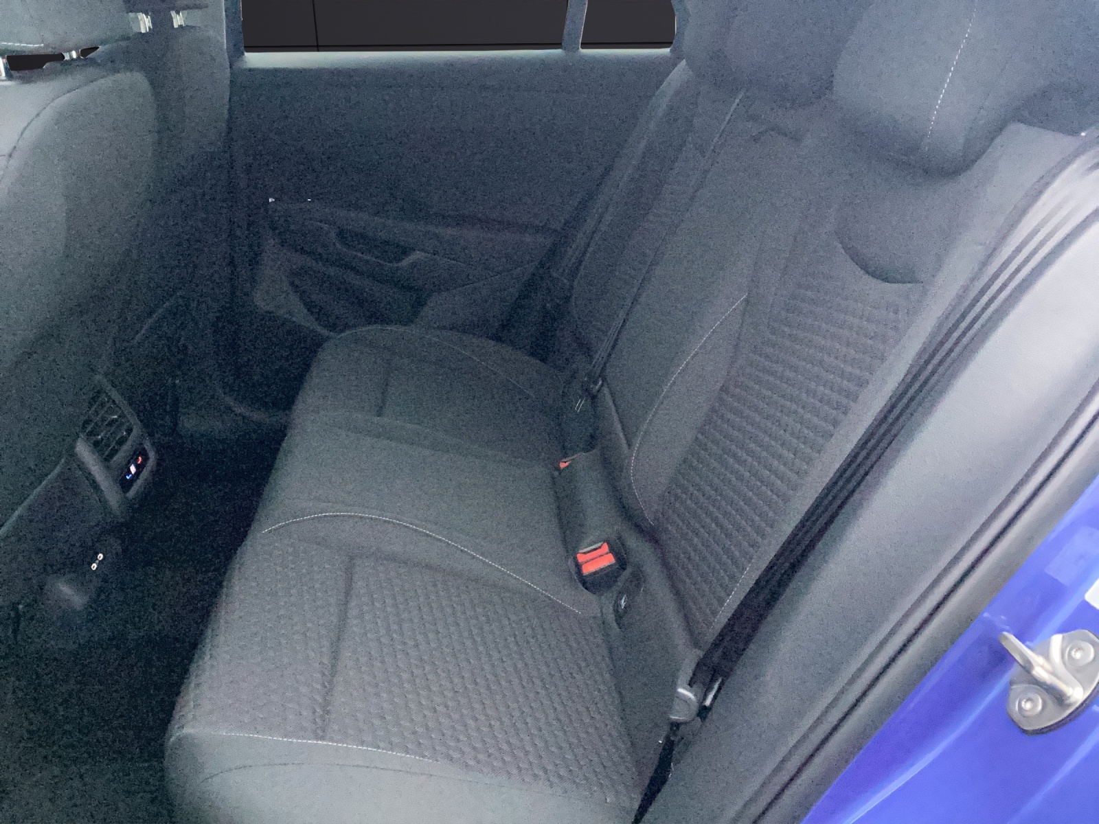 Fahrzeugabbildung Volkswagen T-Roc Life LED DAB ACC NAVI