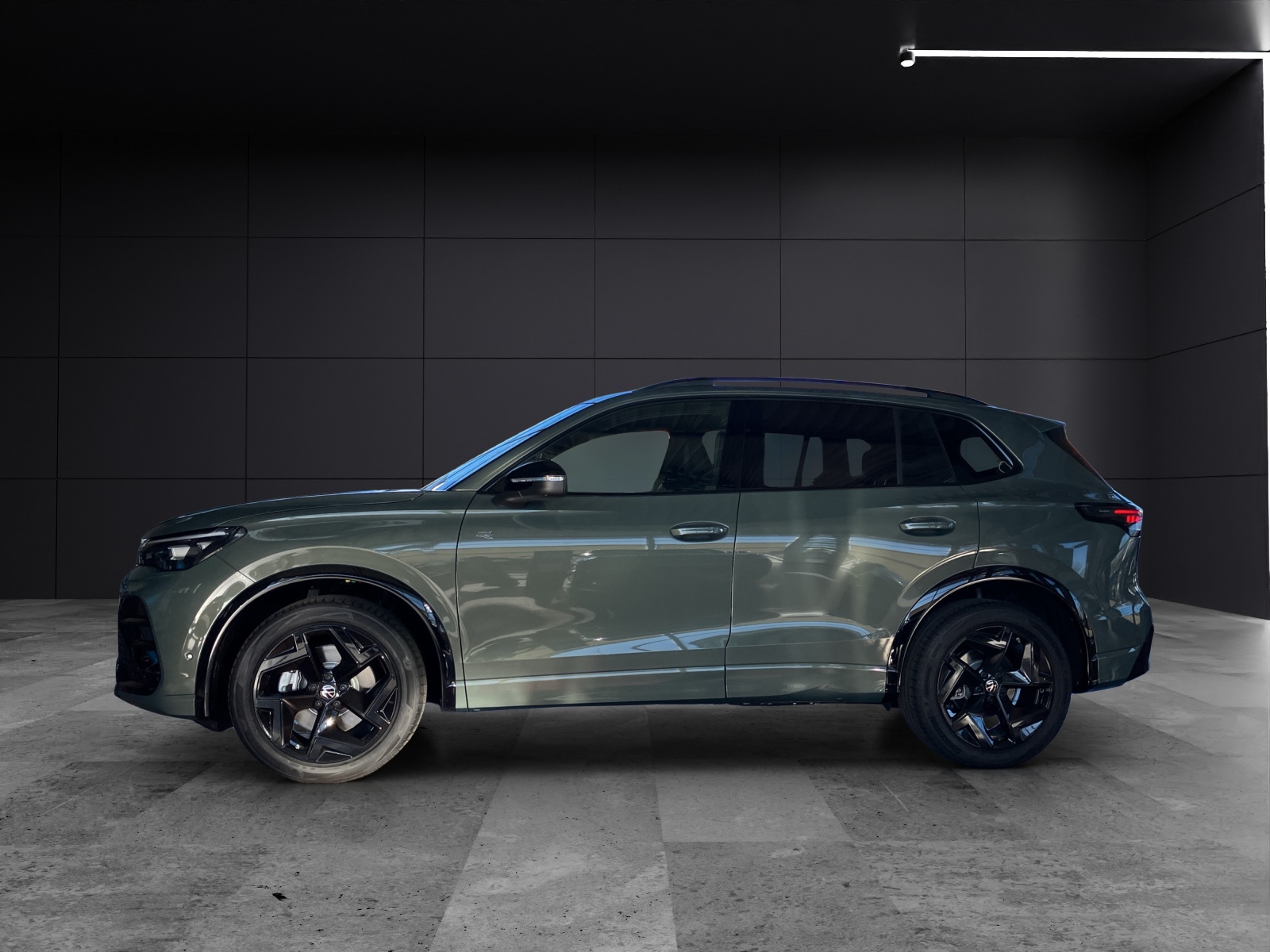 Fahrzeugabbildung Volkswagen Tiguan R-Line-Black-Style TDI 110 AHZV AreaView
