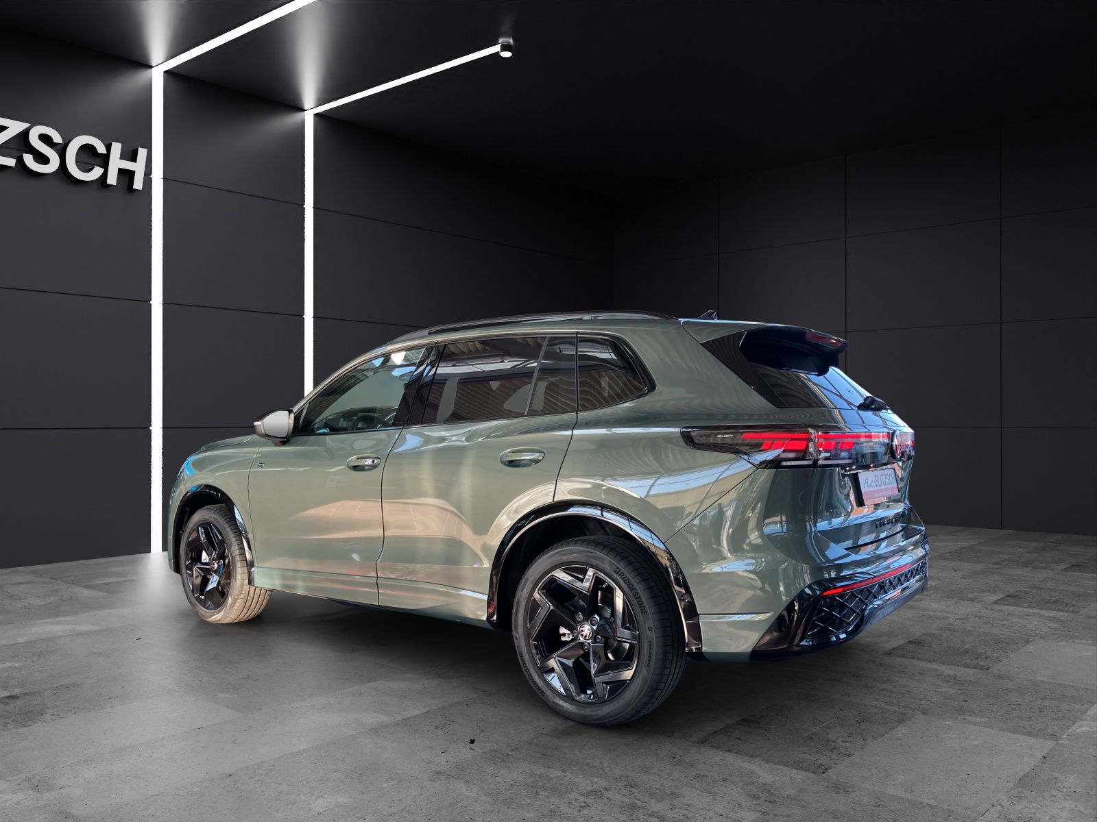 Fahrzeugabbildung Volkswagen Tiguan R-Line-Black-Style TDI 110 AHZV AreaView
