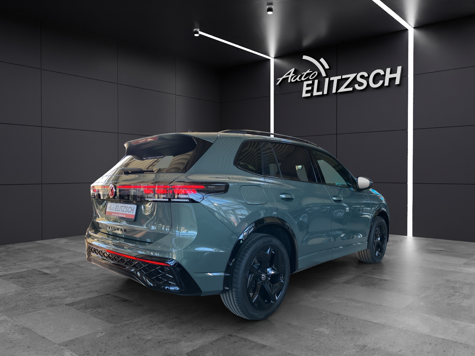 Fahrzeugabbildung Volkswagen Tiguan R-Line-Black-Style TDI 110 AHZV AreaView